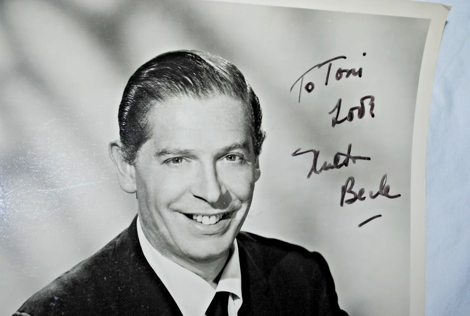 Milton Berle — Milton Berle, vintage promotional 8x10 photo, SIGNED, personalized, изображение 2