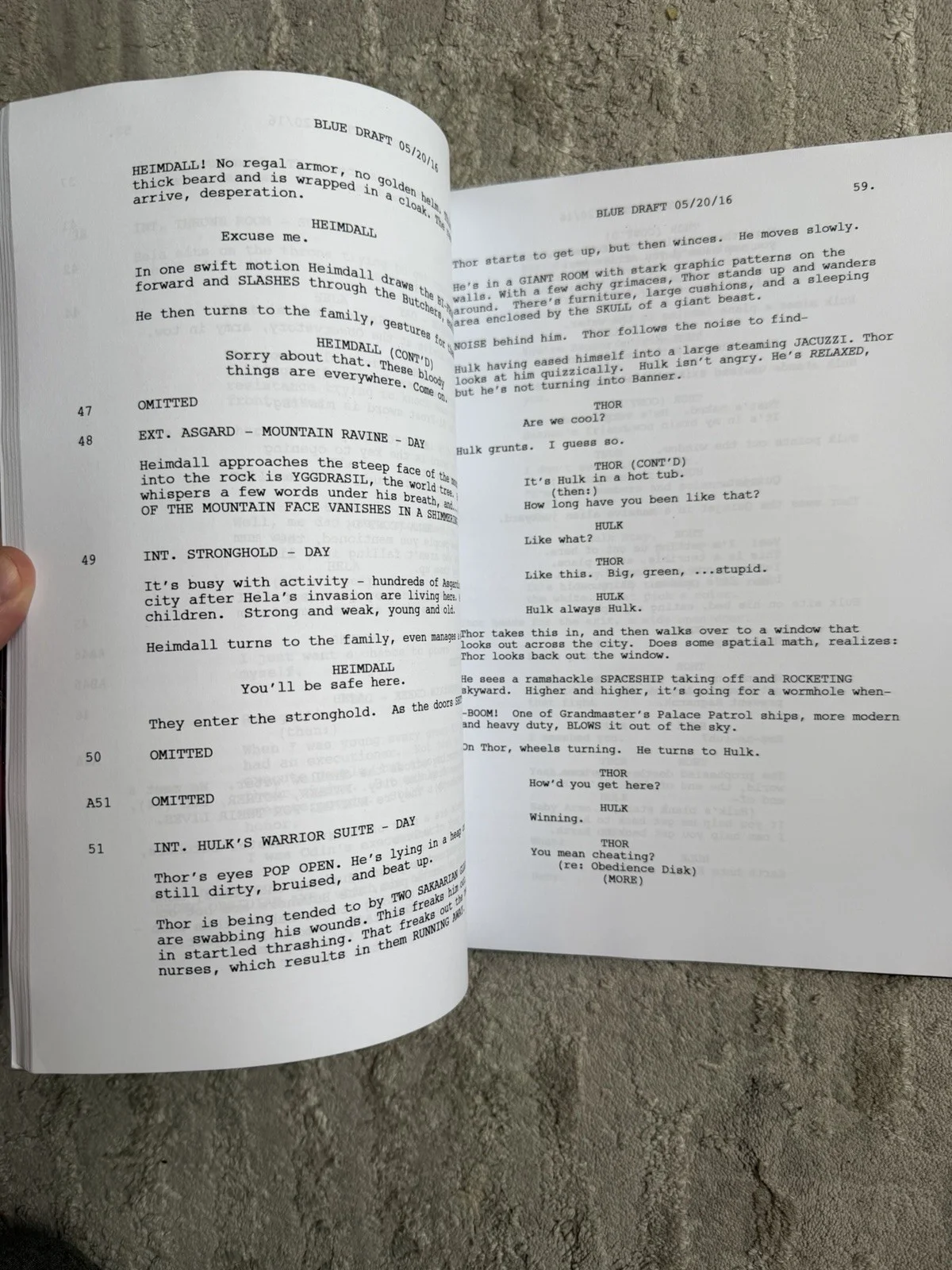 Thor Ragnarok SIGNED Script - Chris Hemsworth, Cate Blanchett, + - BAS, image 3