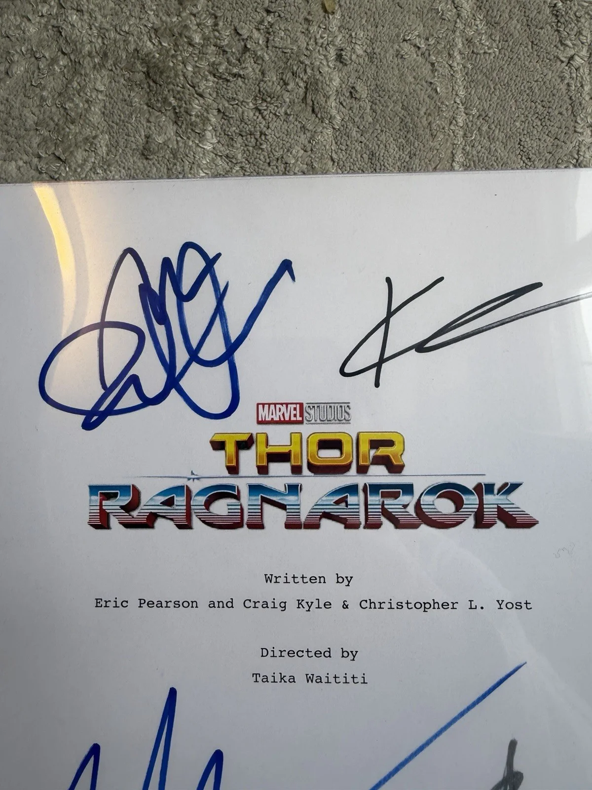 Thor Ragnarok SIGNED Script - Chris Hemsworth, Cate Blanchett, + - BAS, image 5