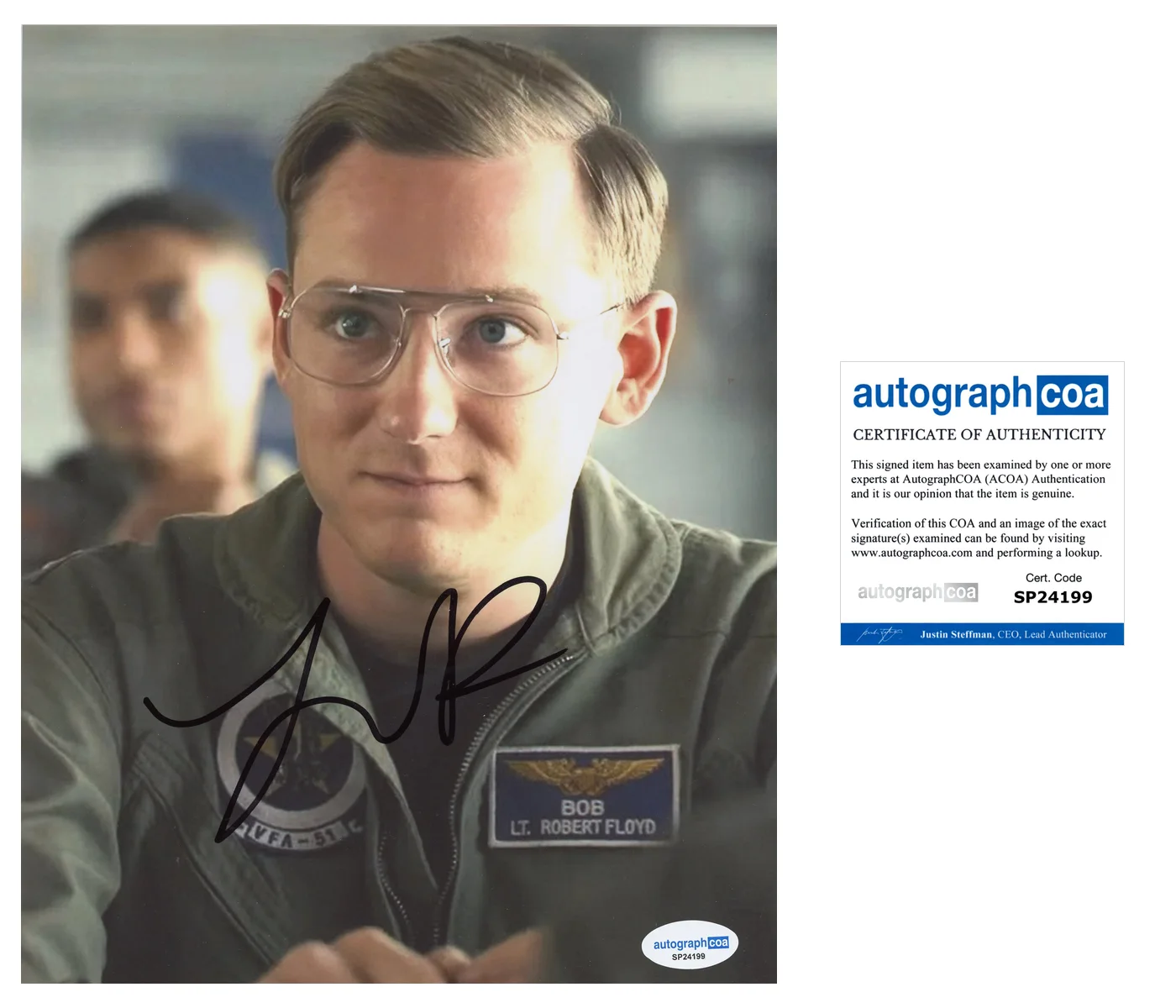 Lewis Pullman — Lewis Pullman Signed Autographed TOP GUN MAVERICK 'BOB' 8x10 Photo PROOF ACOA A