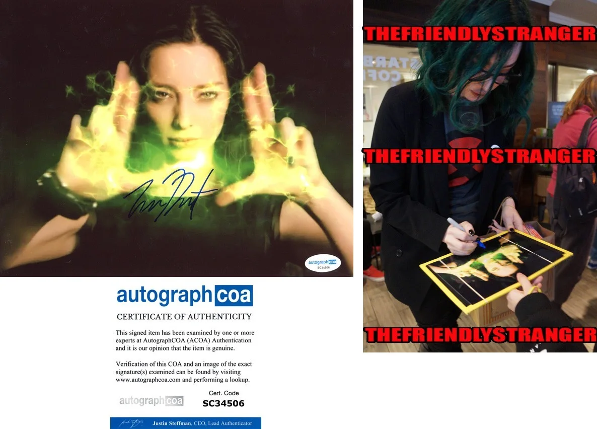 Emma Dumont — Emma Dumont signed "THE GIFTED" 8x10 Photo PROOF b POLARIS Lorna Dane ACOA COA