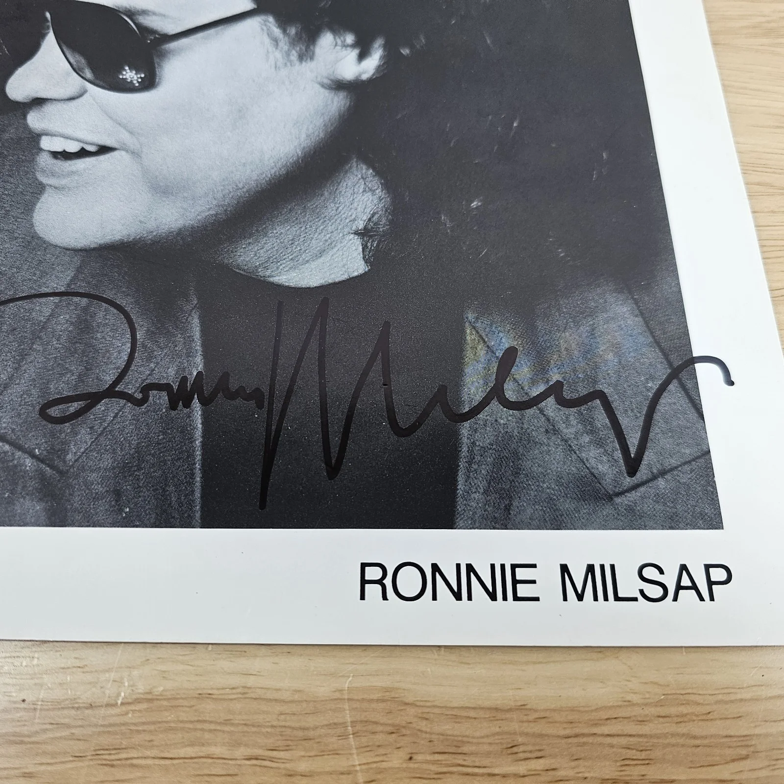 Ronnie Milsap Signed Autographed 8 x 10 Photo Country Music Singer, изображение 2