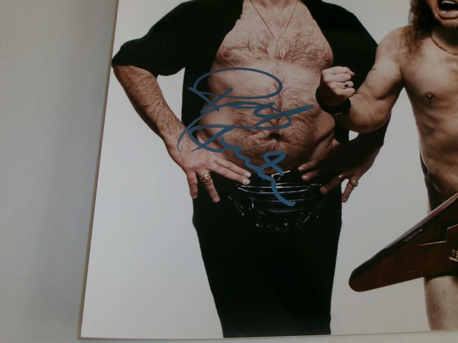 Huge Anvil 11x14 Color Photo Signed By Lips & Robb Reiner JSA CERT, image 2