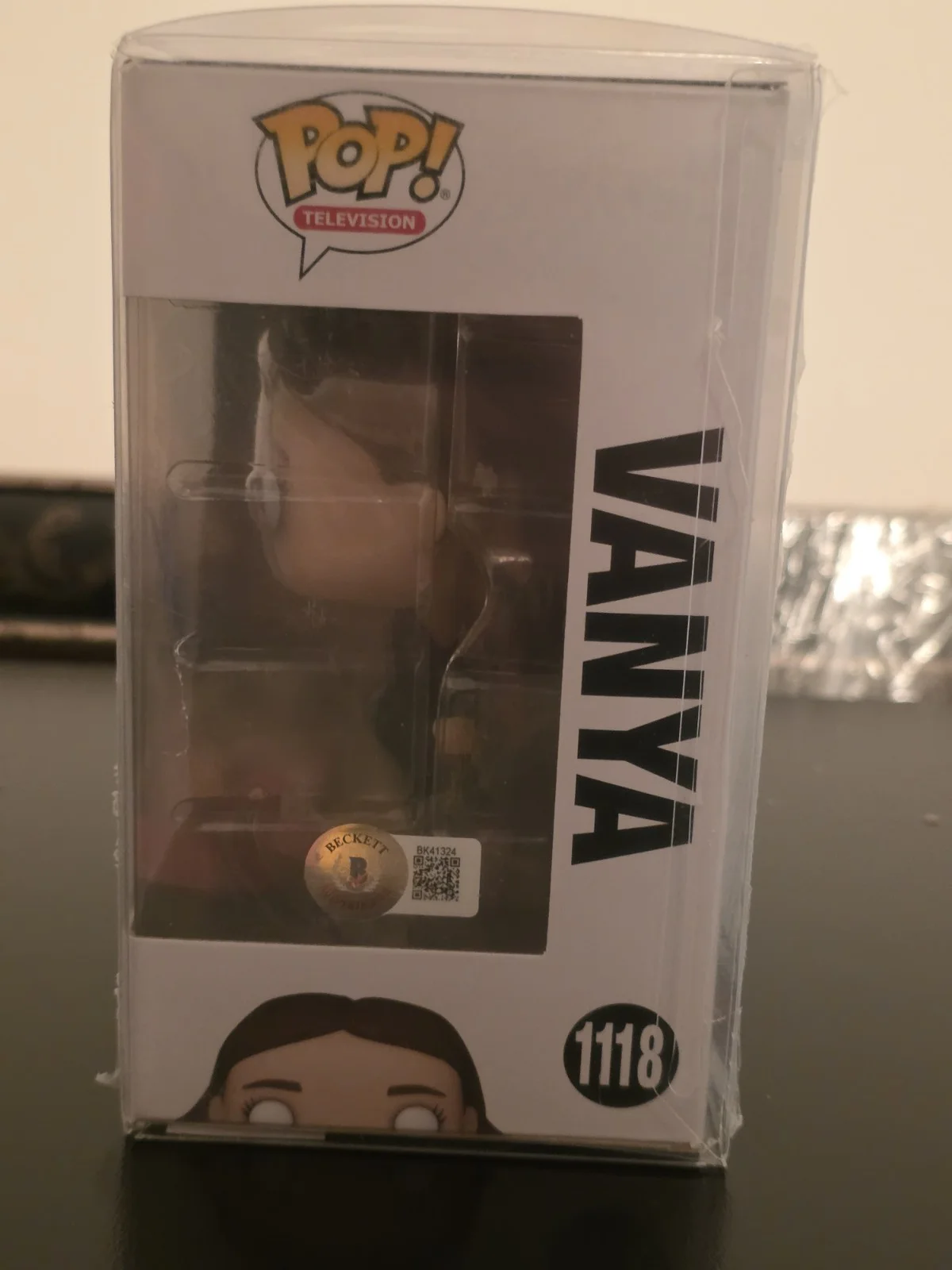 Funko Pop! Vanya #1118 The Umbrella Academy Beckett Signed by Elliot Page, image 2
