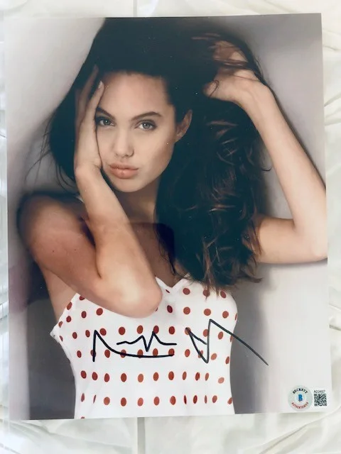 ANGELINA JOLIE — ANGELINA JOLIE SIGNED PICTURE COA BECKETT