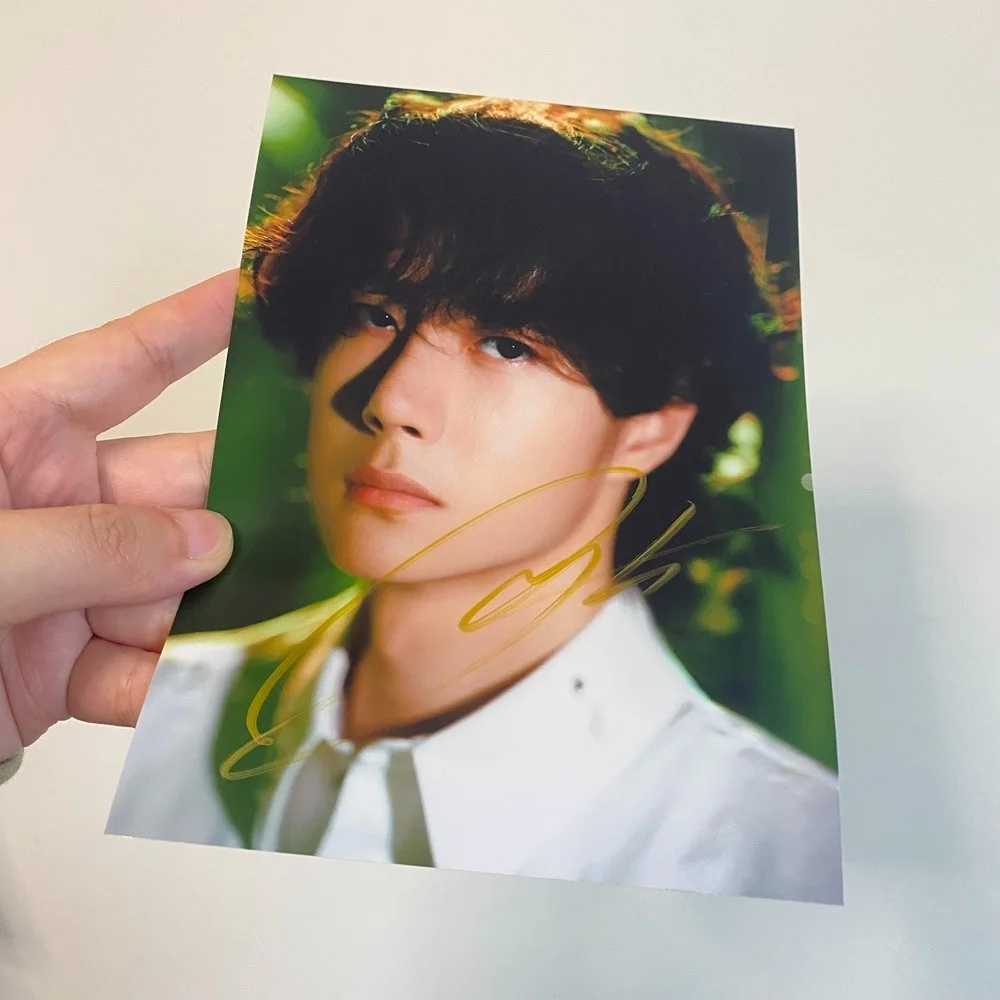 WANG YIBO YI BO PHOTO CARD PICTURE SIGNED AUTOGRAPHED 5*7 202510, image 2