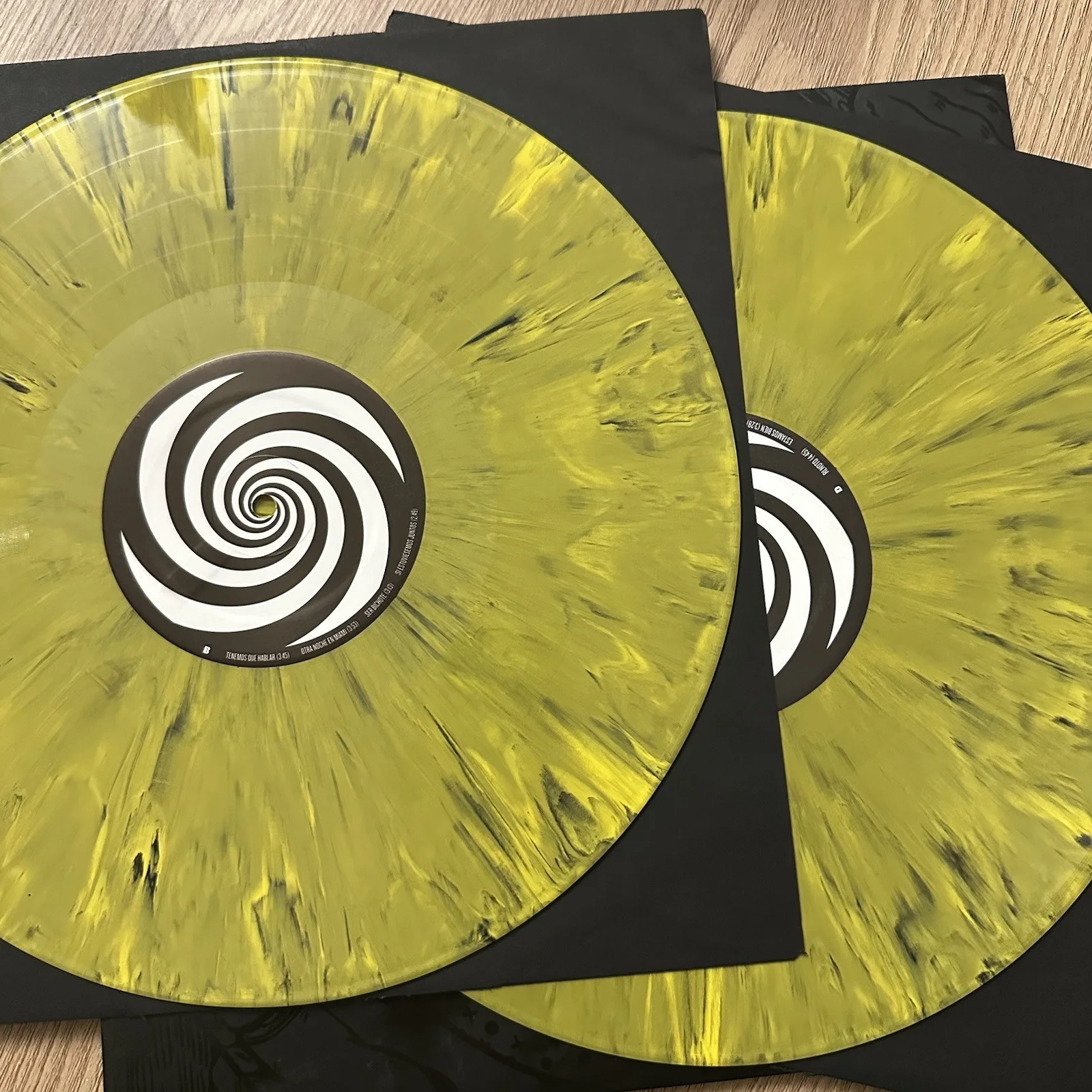 the weeknd signed Vinyl Blinding Lights Vinyl LP Single UO Exclusive Colored, изображение 2