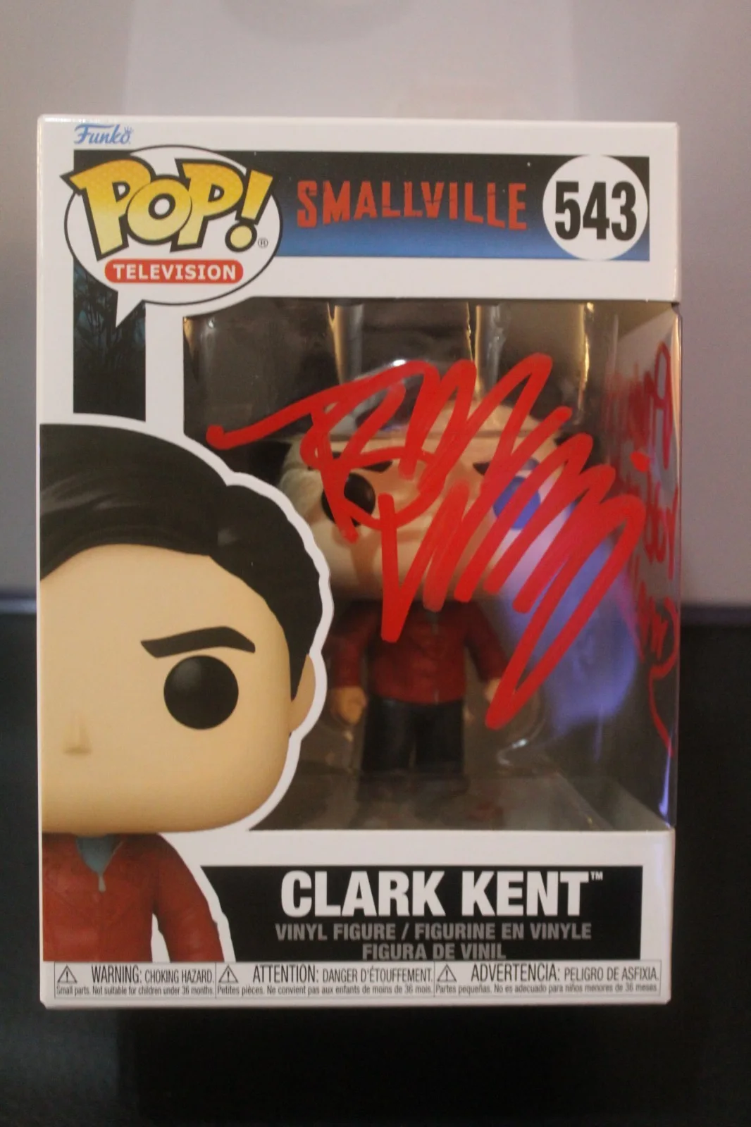 Tom Welling — Signed Funko Pop #543 Smallville - Clark Kent - Tom Welling + COA, image 2
