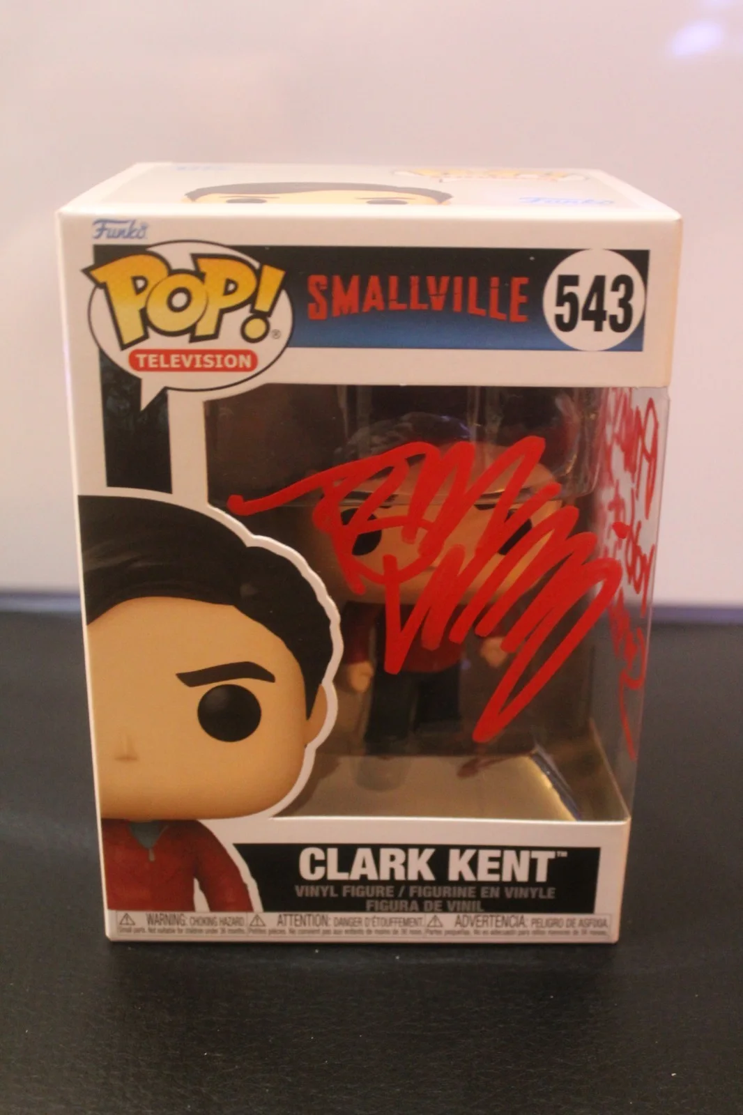 Tom Welling — Signed Funko Pop #543 Smallville - Clark Kent - Tom Welling + COA, image 3