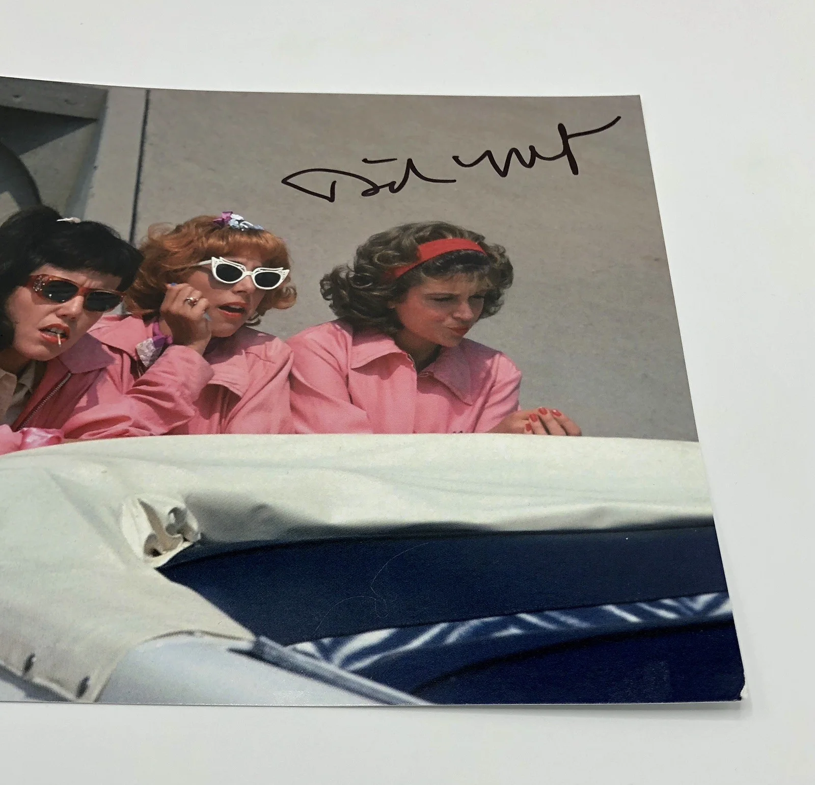 Dinah Manoff — Dinah Manoff Signed 8x10 Grease Photo Marty Maraschino Pink Ladies w/ COA, изображение 2