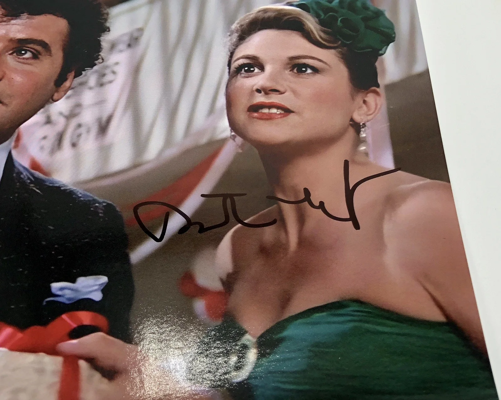 Dinah Manoff — DINAH MANOFF Signed 8x10 Photo GREASE Marty Maraschino Autograph + COA, image 2