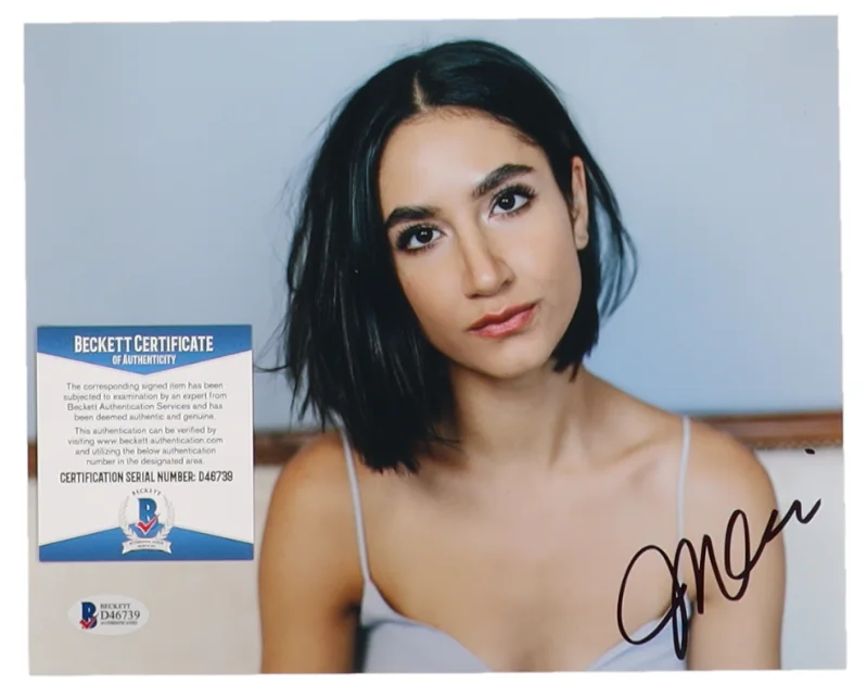 NIKOHI BOOSHERI — NIKOHI BOOSHERI (Canadian Actress) Signed 8x10 Photo (Beckett Certified), изображение 3
