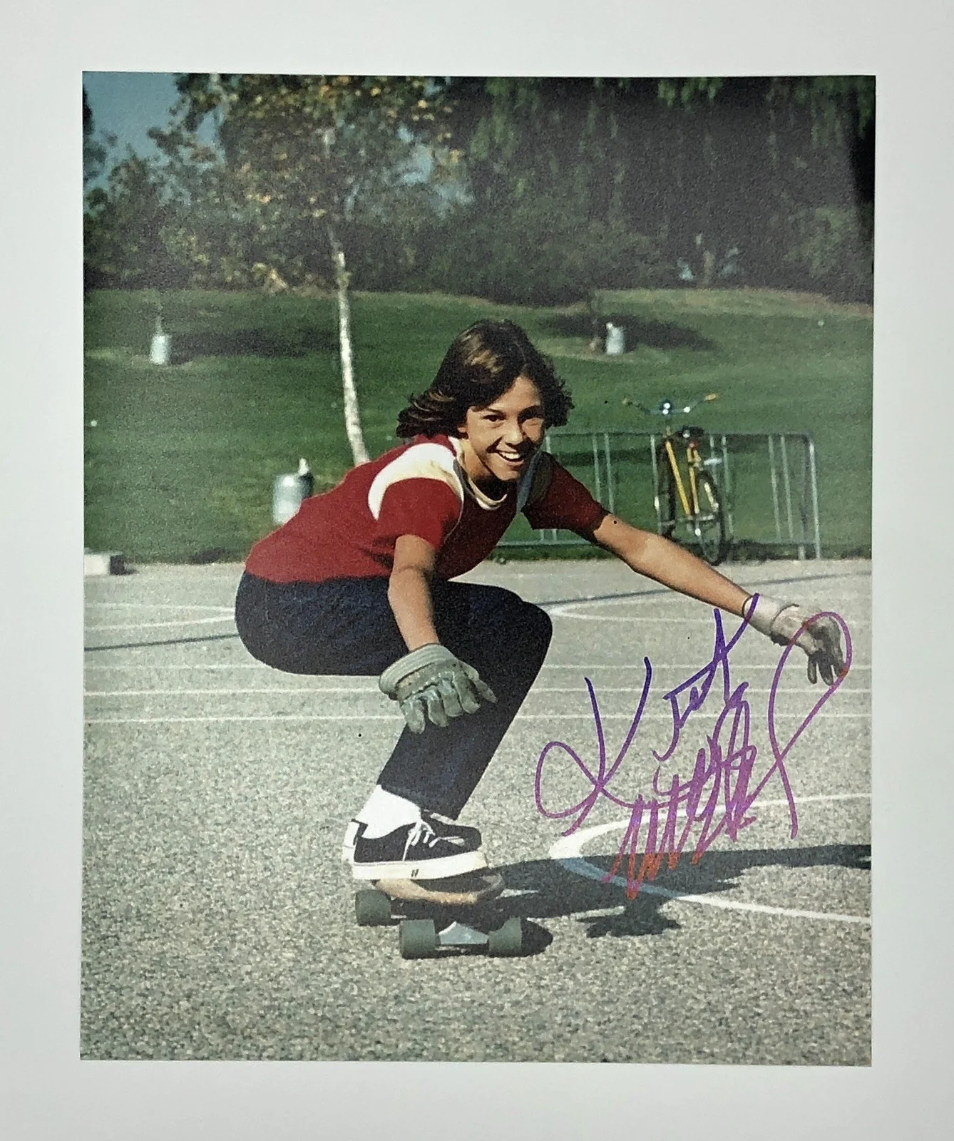 Kristy McNichol — Kristy McNichol Signed 8x10 Photo Skateboard Vintage Style COA - Emmy Winner