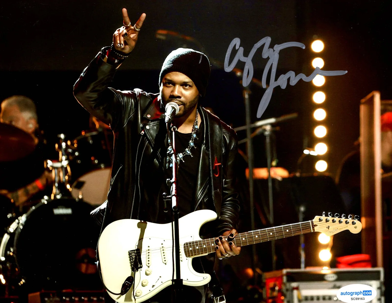 Ayron Jones Guitarist Signed Autographed CHRONICLES OF THE KID 8x10 Photo ACOA F, изображение 2