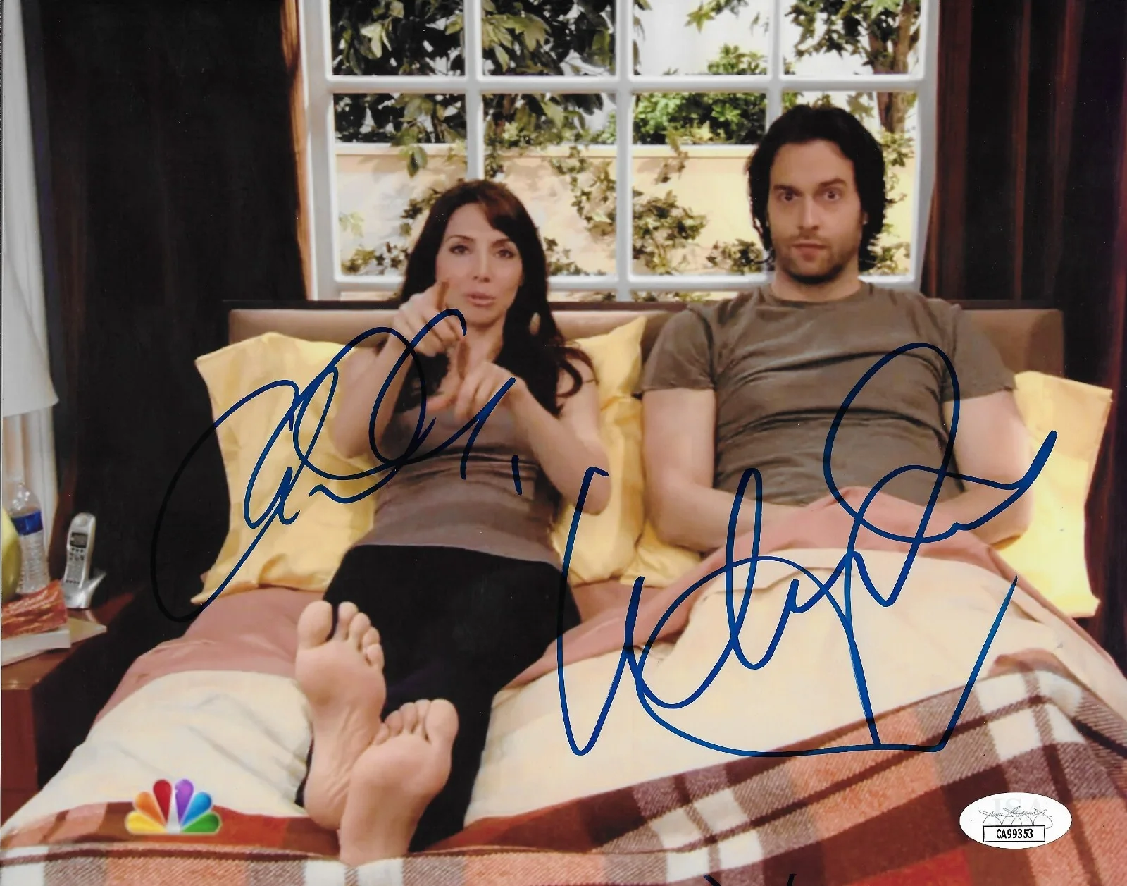 Chris D'Elia — Signed Chris D'Elia Whitney Cummings Undateable 8x10 Photo #3 JSA Authentication, изображение 2