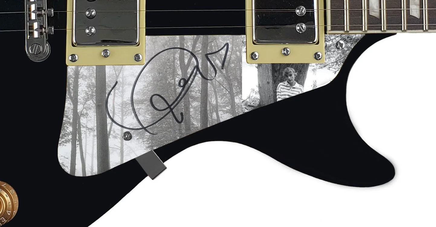 Taylor Swift — Taylor Swift Autographed Signed Electric LP Guitar Country Folklore ACOA, image 2