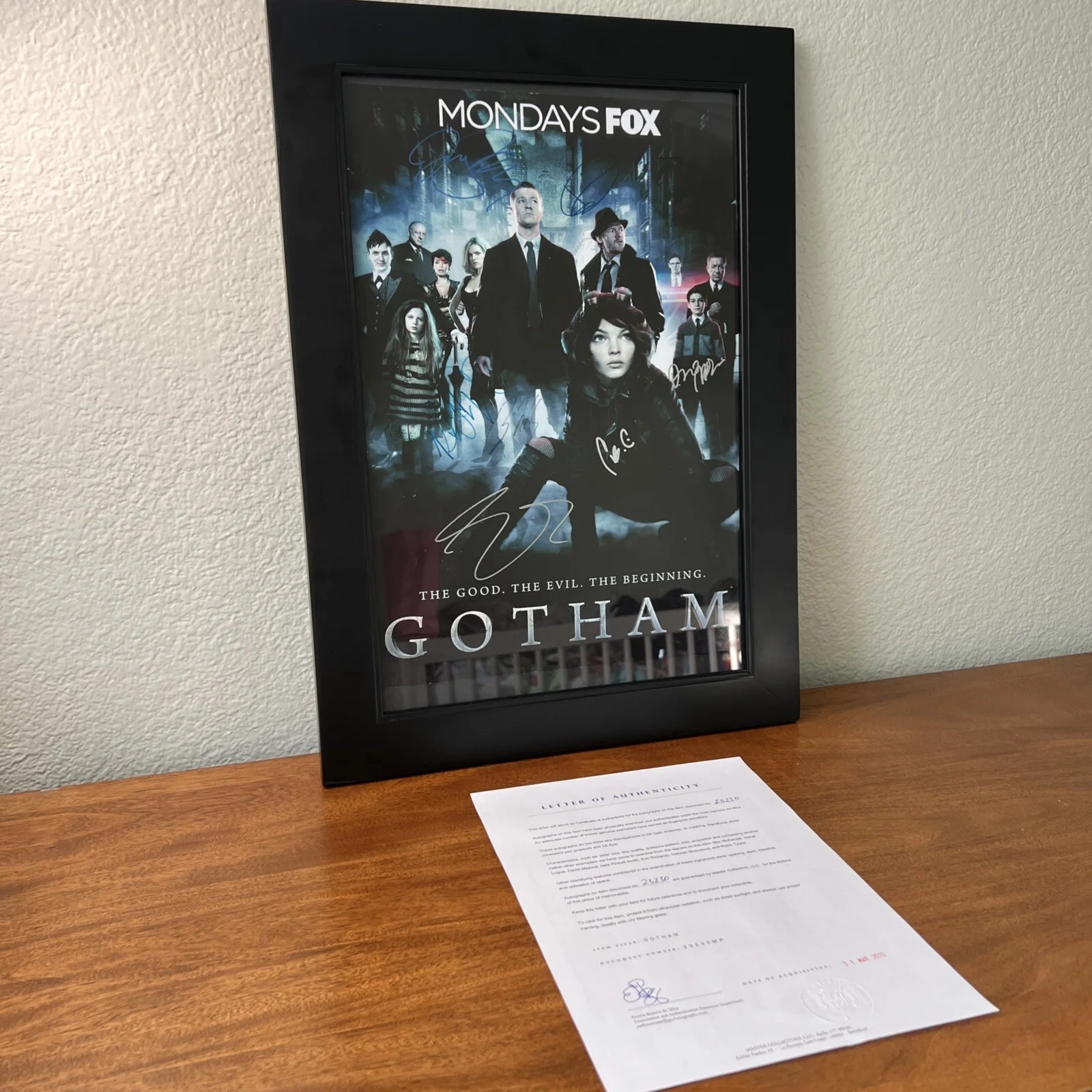 Ben McKenzie, Donal Logue, David Mazouz — Gotham Cast Signed 8 Autos 11X17 Poster McKenzie Pinkett-Smith FRAMED w COA LOA