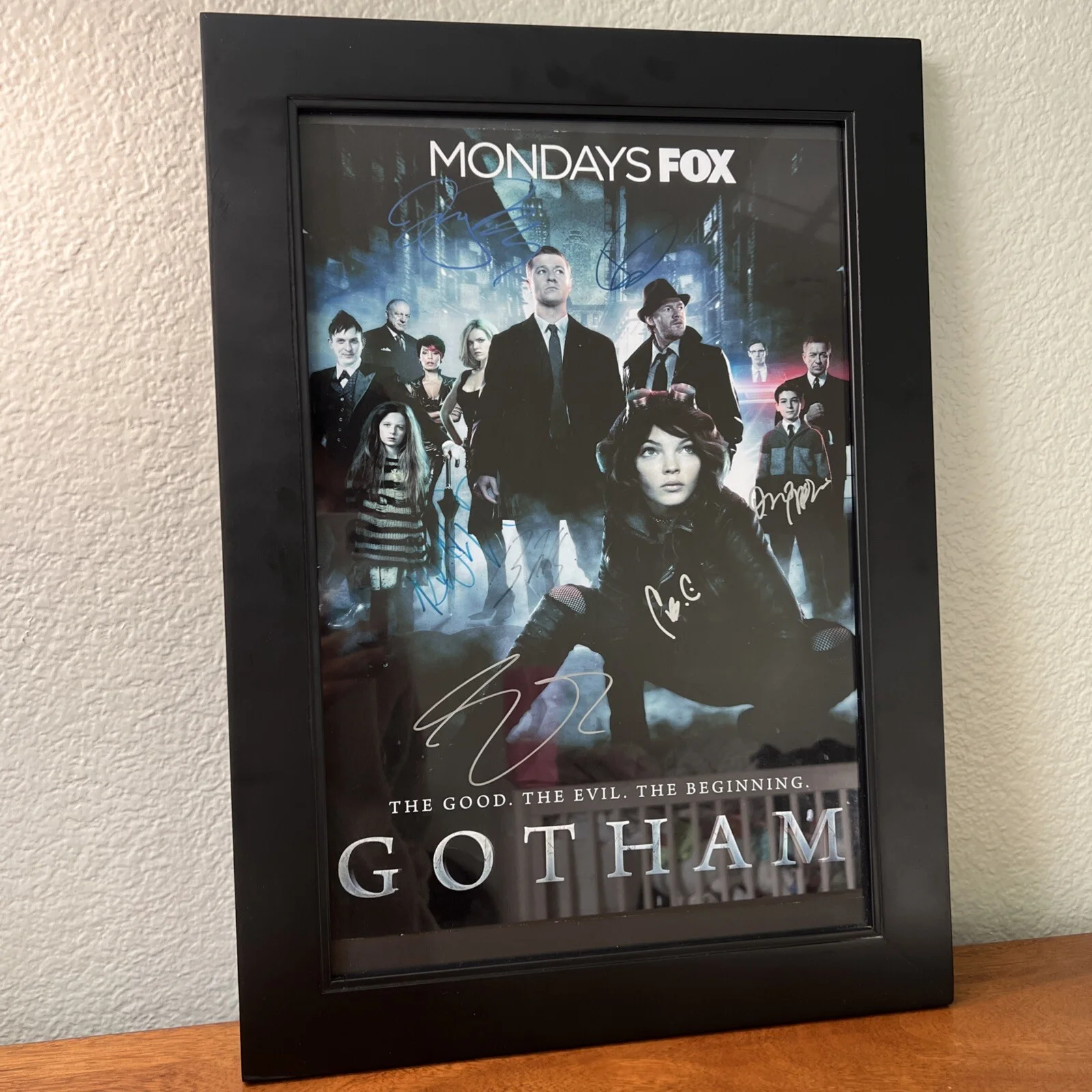 Ben McKenzie, Donal Logue, David Mazouz — Gotham Cast Signed 8 Autos 11X17 Poster McKenzie Pinkett-Smith FRAMED w COA LOA, изображение 3