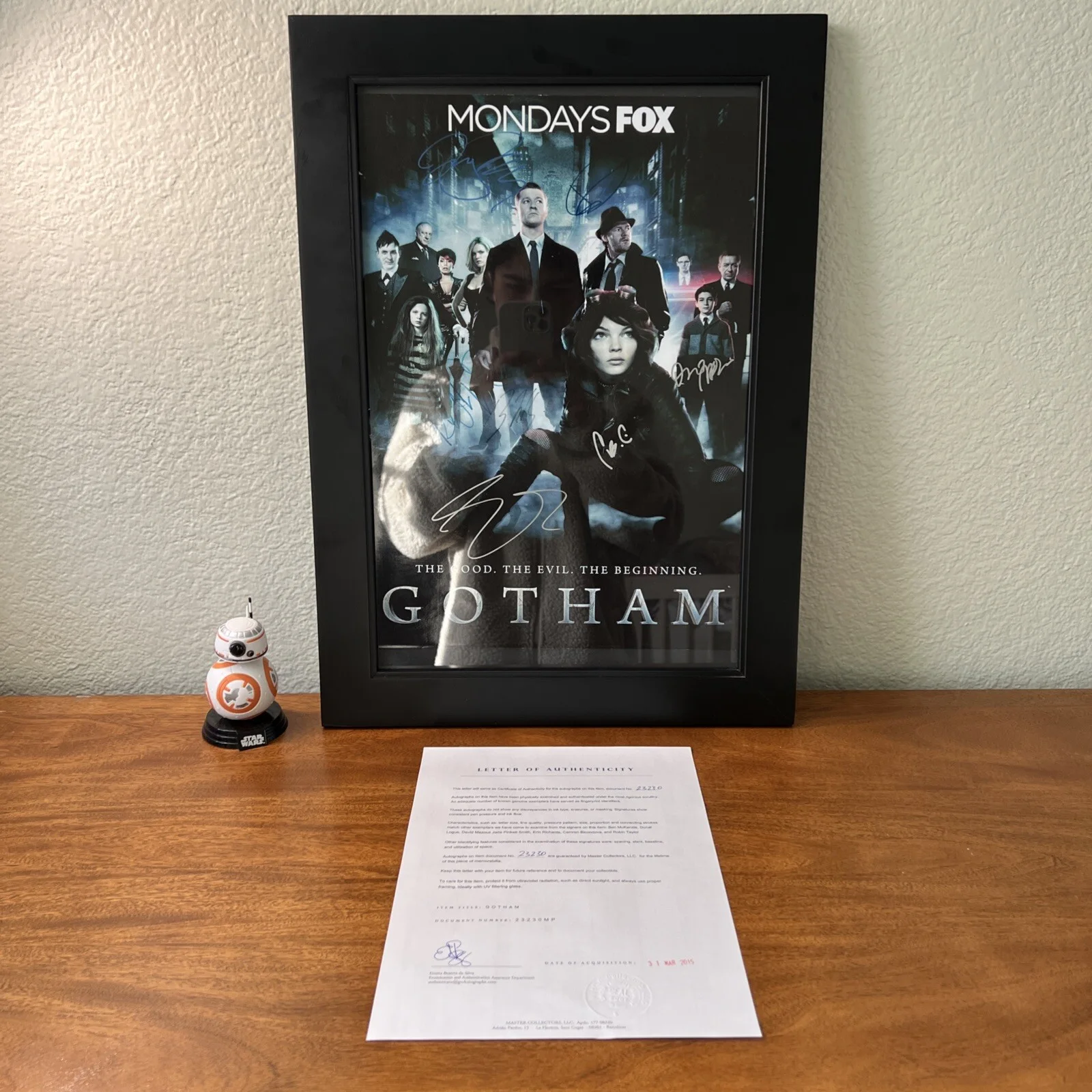 Ben McKenzie, Donal Logue, David Mazouz — Gotham Cast Signed 8 Autos 11X17 Poster McKenzie Pinkett-Smith FRAMED w COA LOA, изображение 4