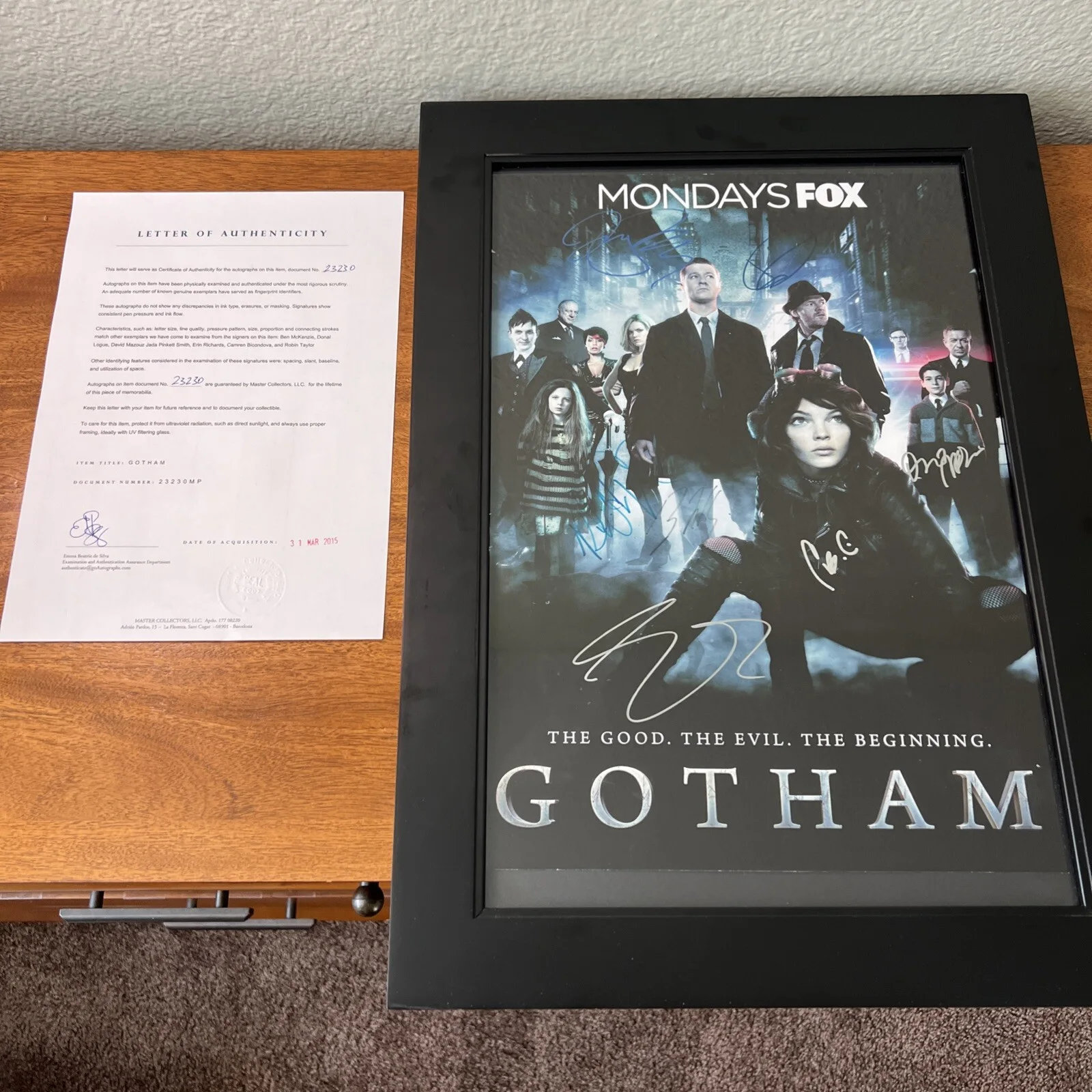 Ben McKenzie, Donal Logue, David Mazouz — Gotham Cast Signed 8 Autos 11X17 Poster McKenzie Pinkett-Smith FRAMED w COA LOA, изображение 5