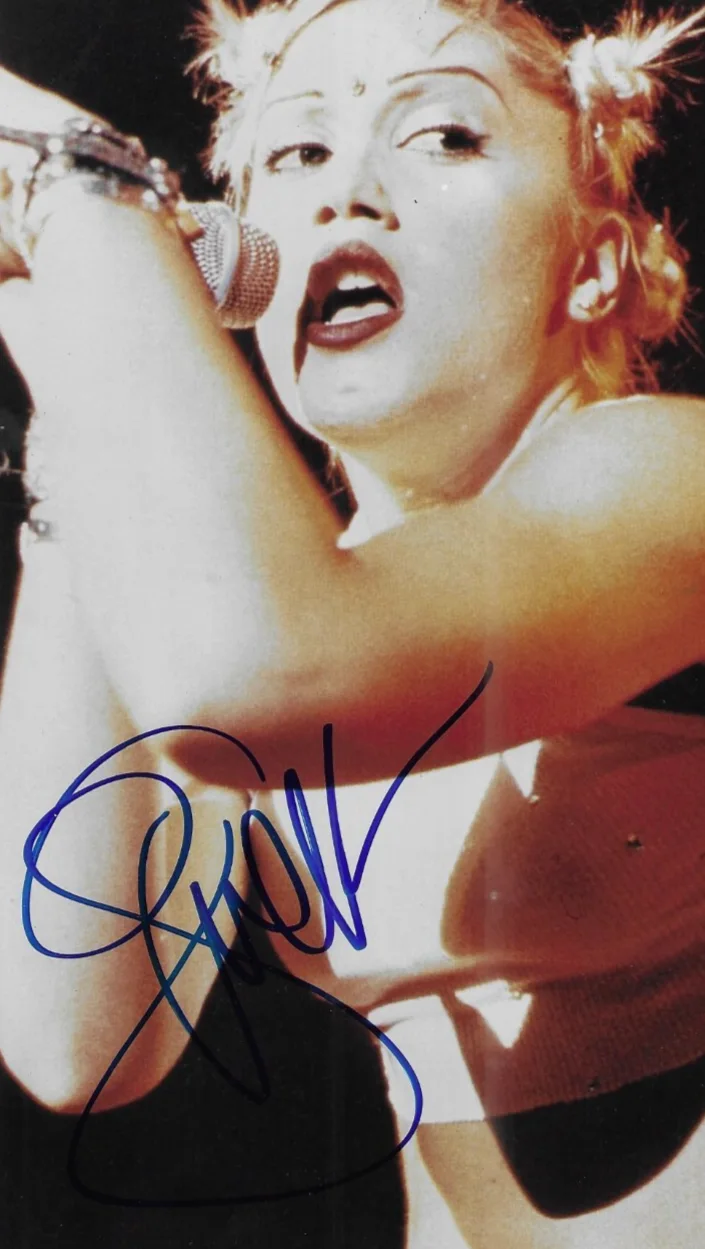 Gwen Stefanie signed 8x10 color photo, изображение 2