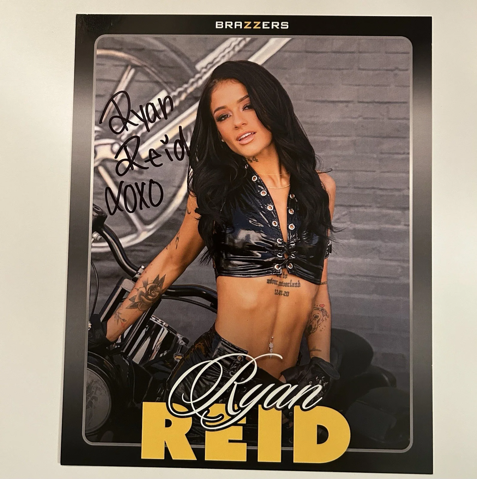 Ryan Reid 2026 Signed 8x10 Brazzers Promo Photo Autograph AVN Proof Pic, изображение 2