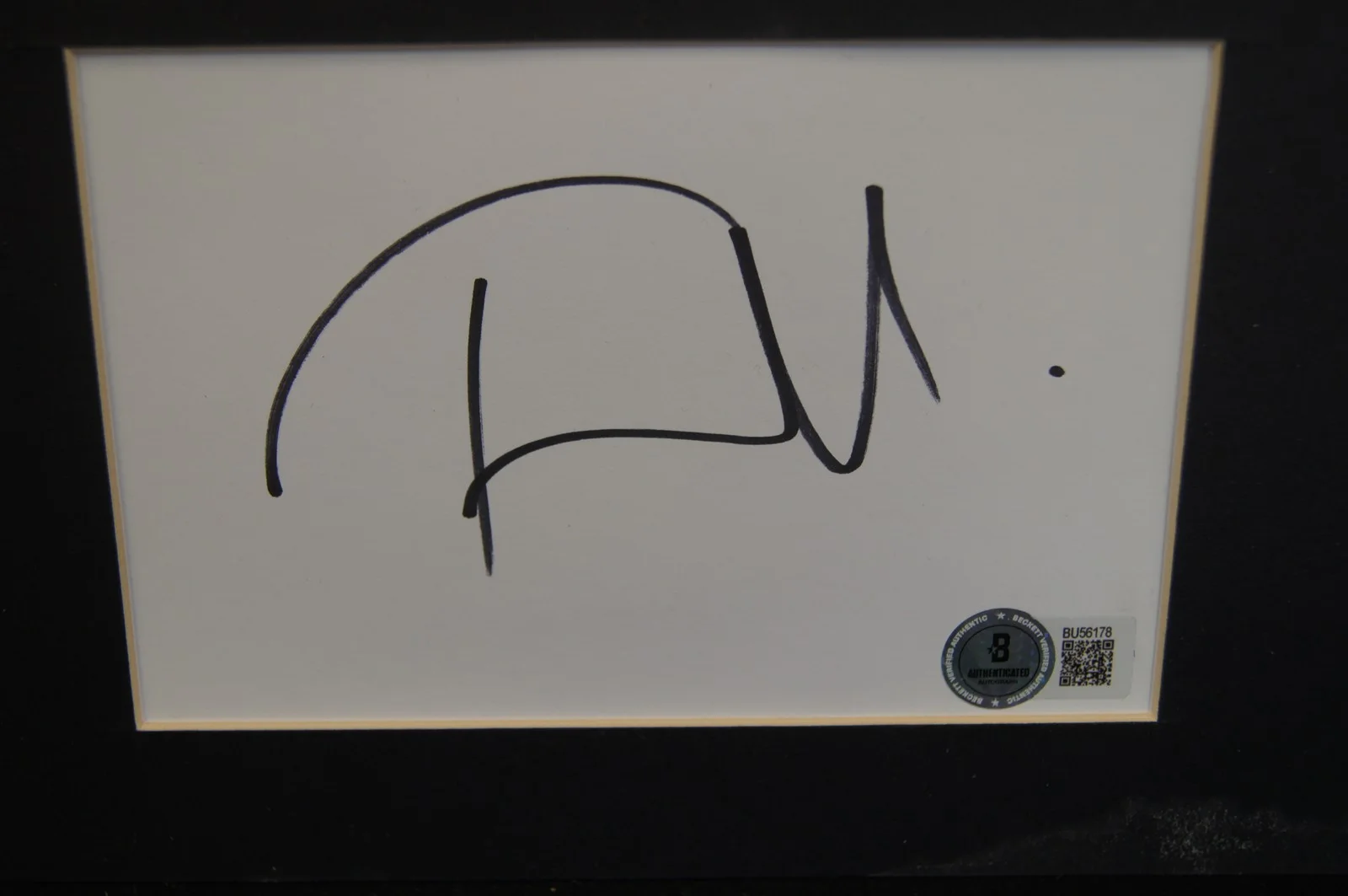 Tom Morello — TOM MORELLO Autographed Index Card W/ 8x10 Photo BAS Authentic, image 2
