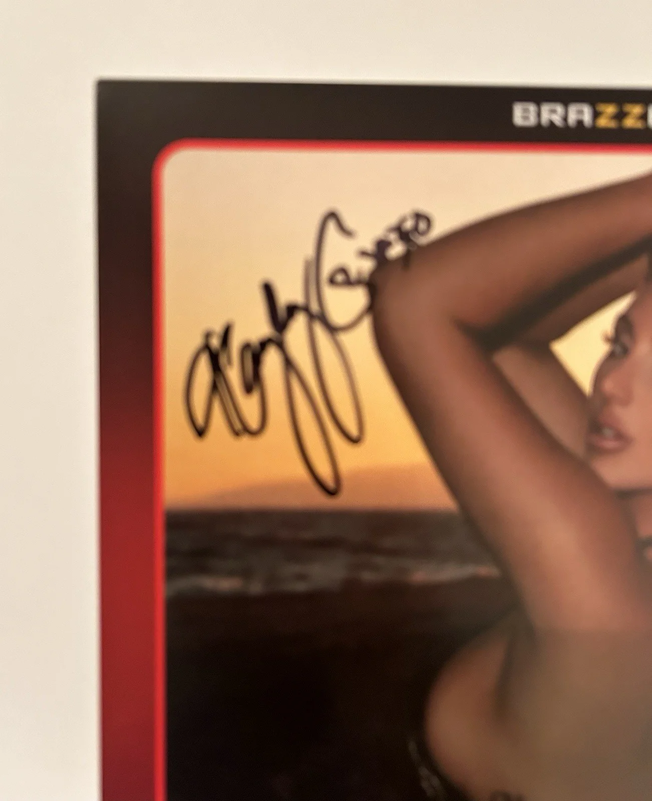 Kayley Gunner — Kayley Gunner Adult Star Brazzers Signed 8x10 Photo Card AVN Proof Pic, изображение 4