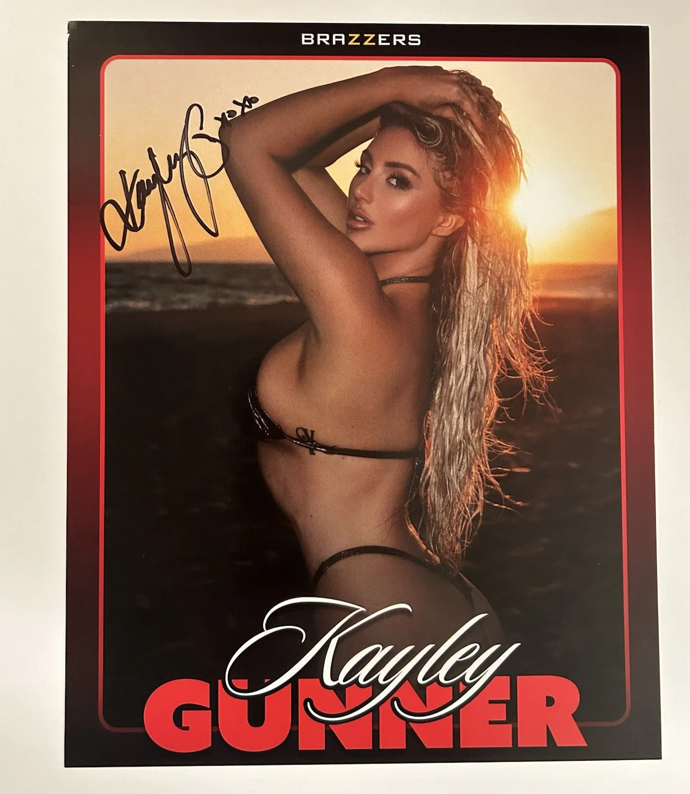 Kayley Gunner — Kayley Gunner Adult Star Brazzers Signed 8x10 Photo Card AVN Proof Pic, изображение 3