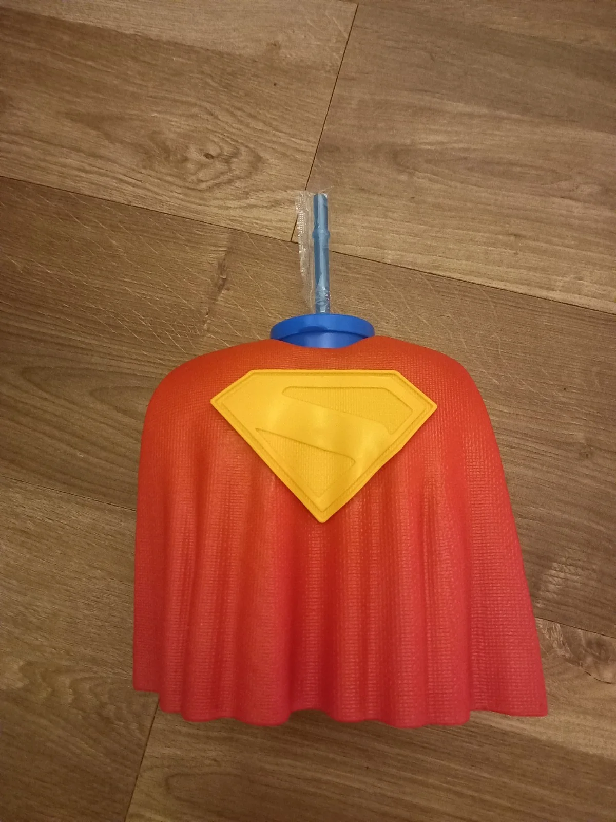 Collectable Cinema Superman Drinks Cup With Cape Snd Straw BEAND NEW, изображение 2
