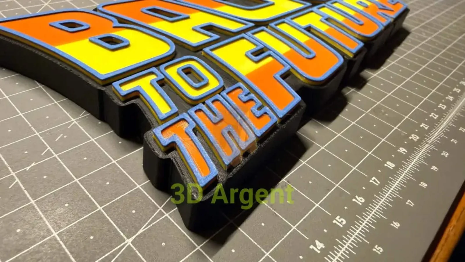 Back to the Future Logo Sign Stand, 3D Printed Multi Colour Retro Movie Display, изображение 2
