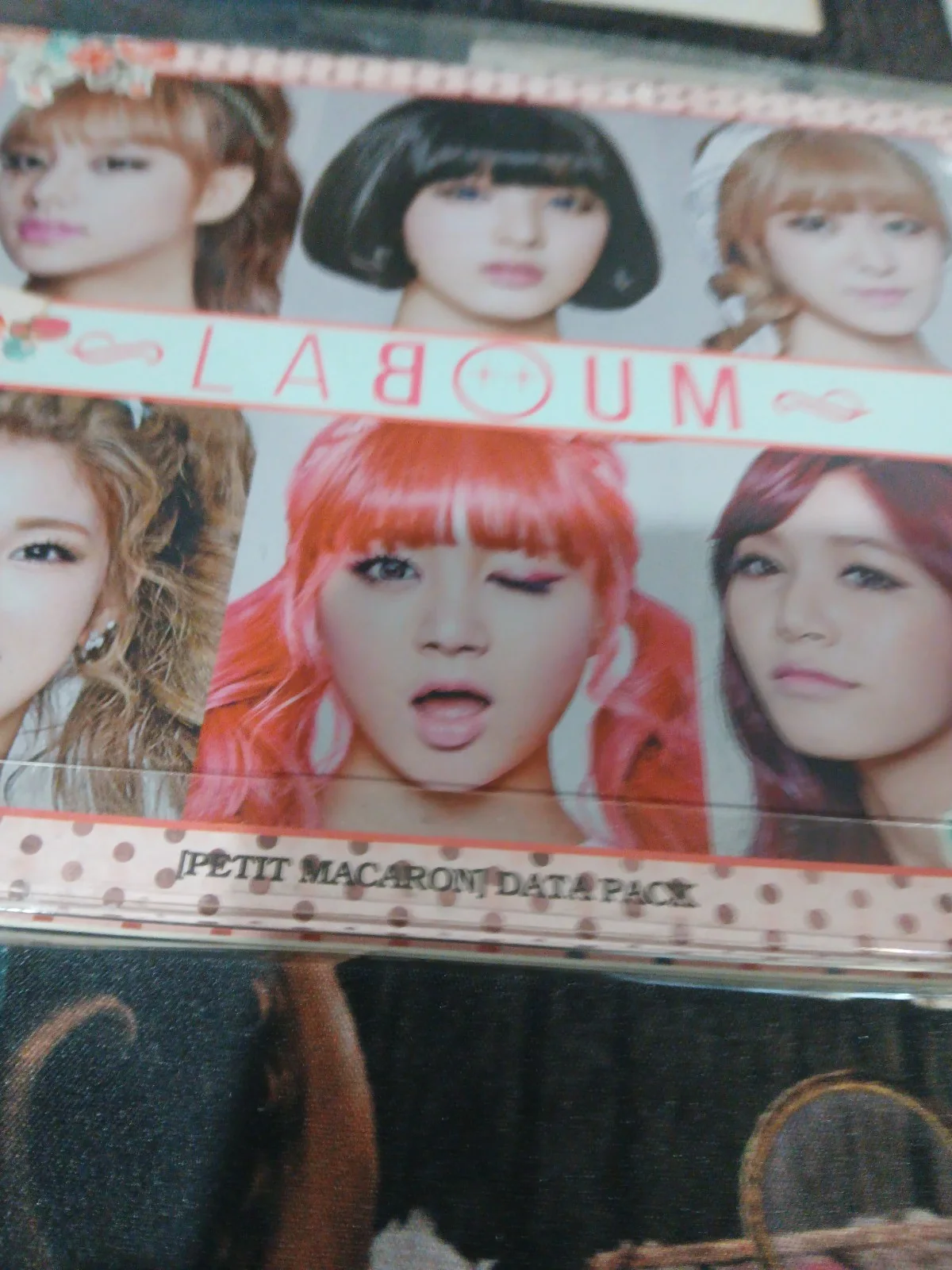 laboum petit macaron data pack used good condition., image 2