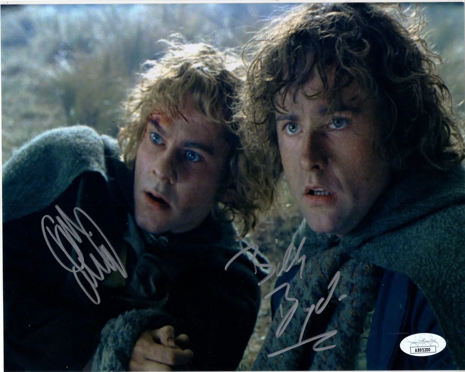 Dominic Monaghan and Billy Boyd — Dominic Monaghan and Billy Boyd signed 8x10 The Lord of the Rings photo JSA