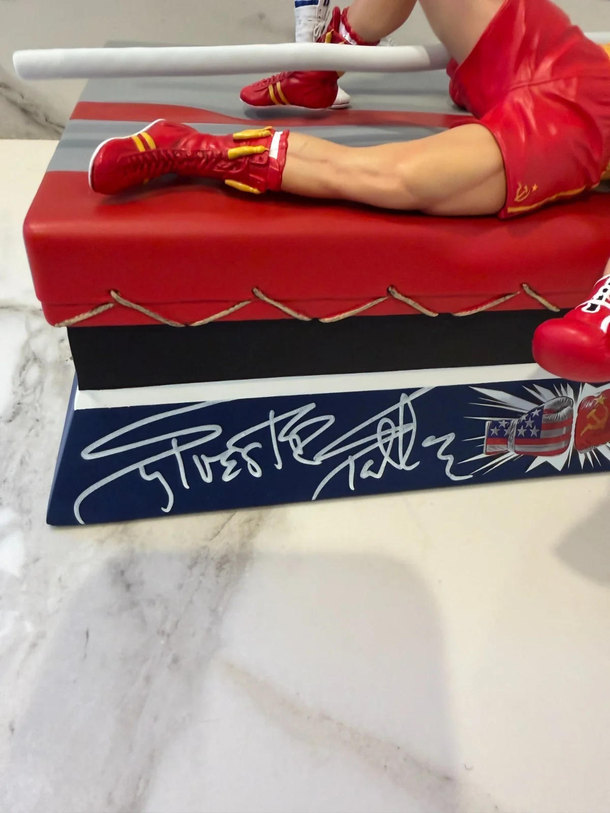 Sylvester Stallone, Dolph Lundgren — Sylvester Stallone & Dolph Lundgren Autographed ROCKY IV 1/10 Statue ASI Proof, изображение 2