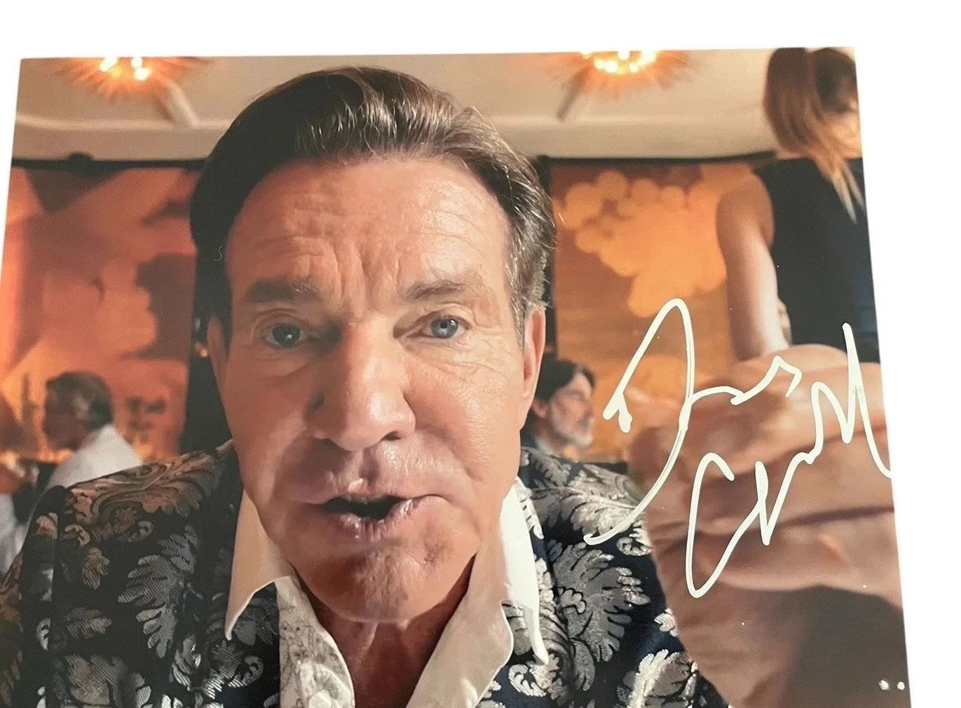 Dennis Quaid — DENNIS QUAID ACTOR SIGNED AUTOGRAPH “THE SUBSTANCE” 11x14 PHOTO w/ PROOF JSA COA, image 3