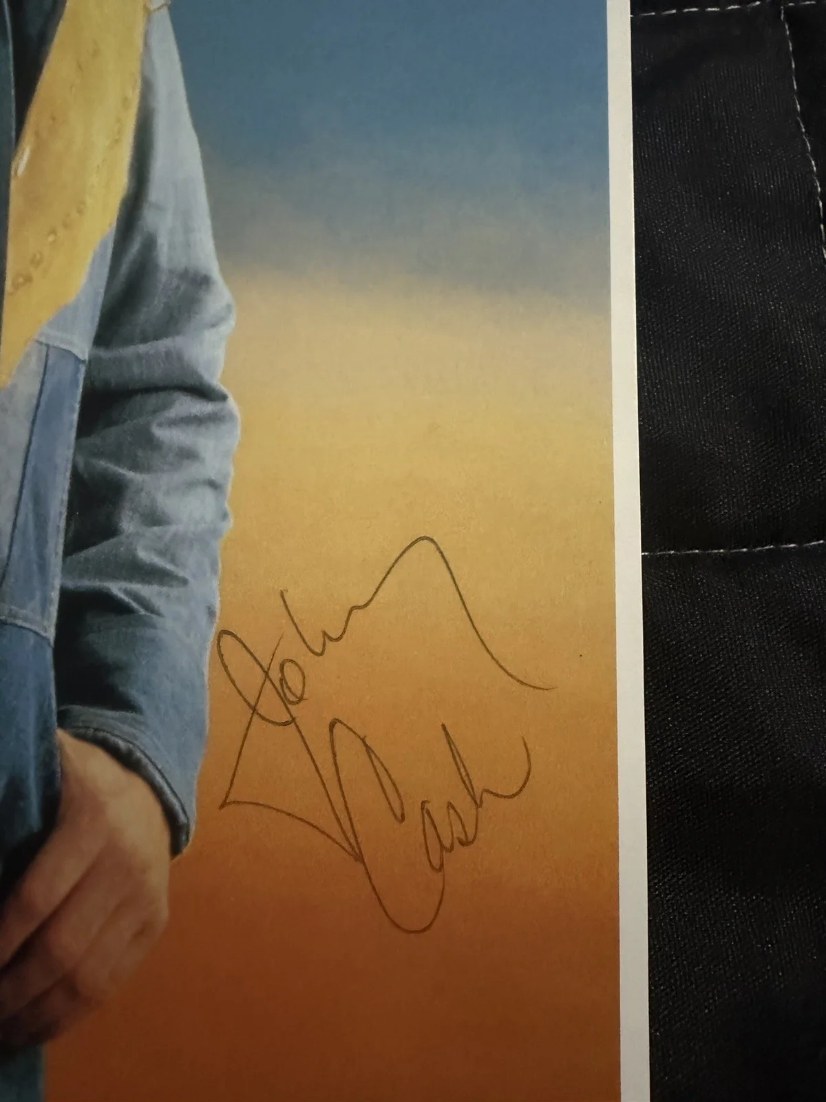 JOHNNY CASH Signed Autograph 8X10 Photo Man In Black, изображение 2