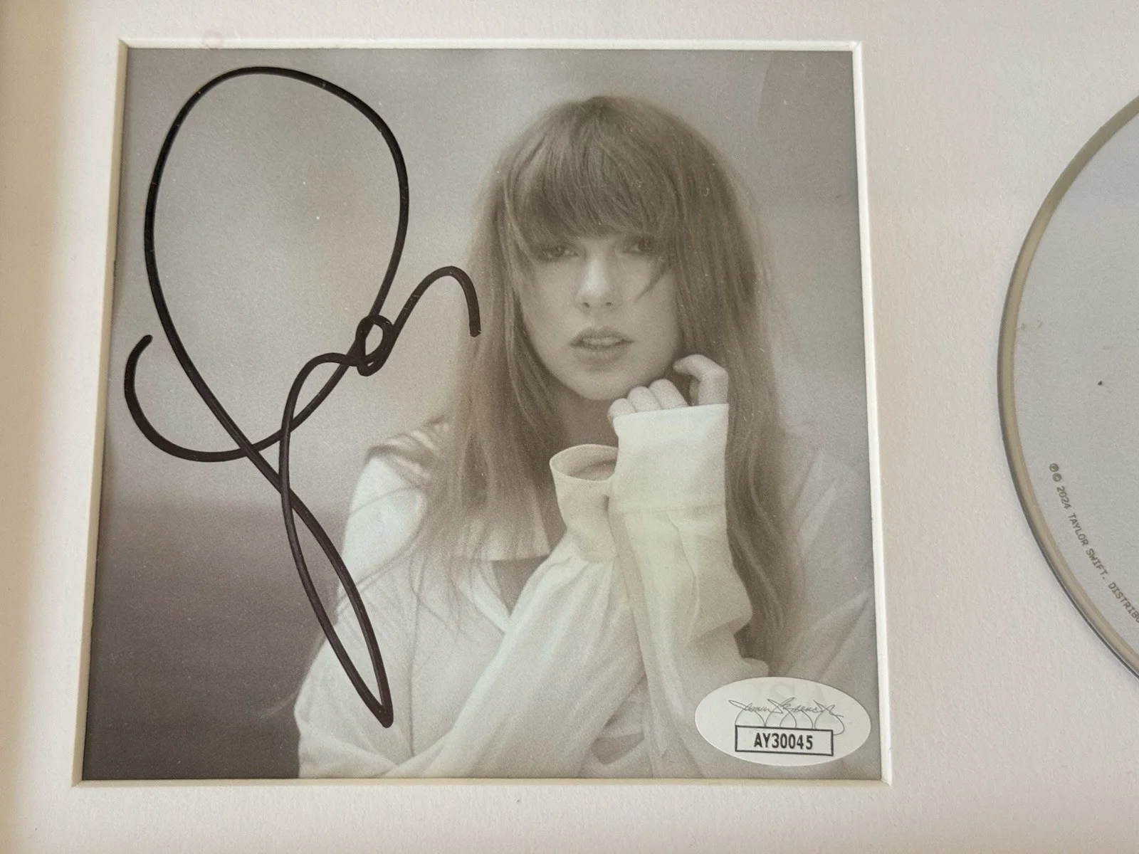 Taylor Swift The Tortured Poets Department CD Signed JSA COA, изображение 2