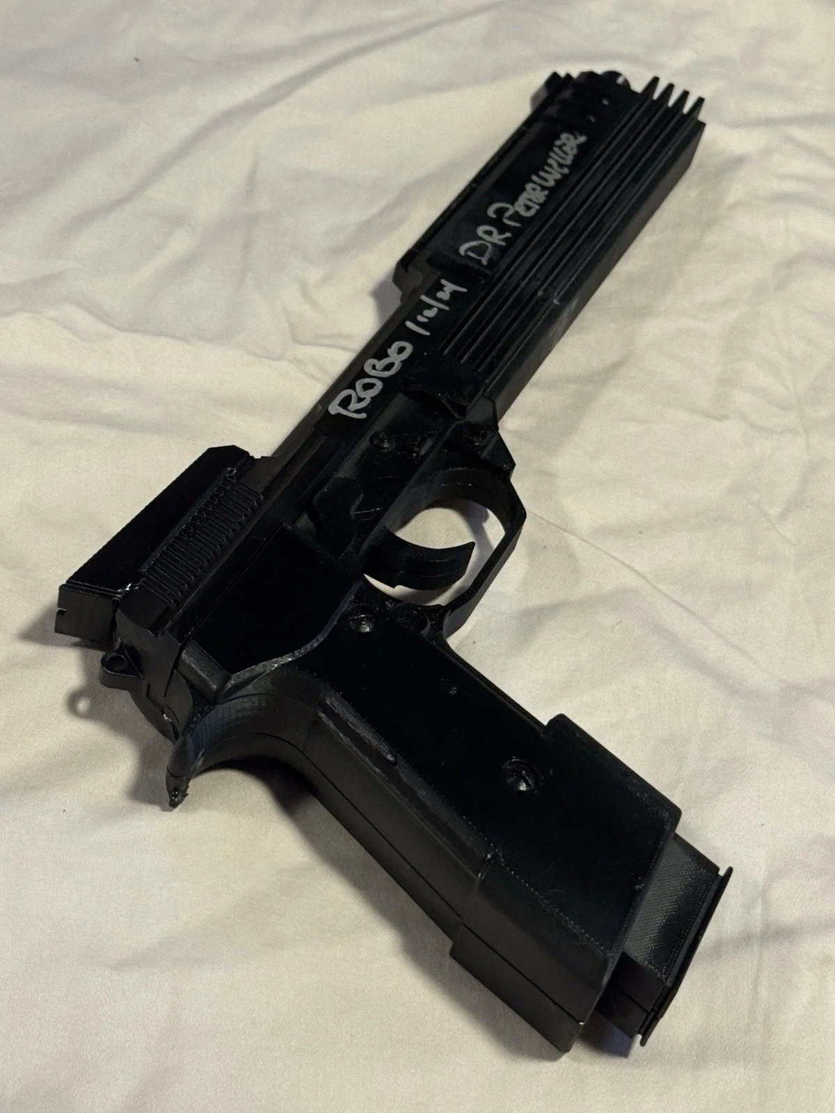 Peter Weller — Robocop ~ 1:1 BERETTA M93R AUTO 9 PISTOL ~ Peter Weller Signed with “Robo” ~ JSA, изображение 3