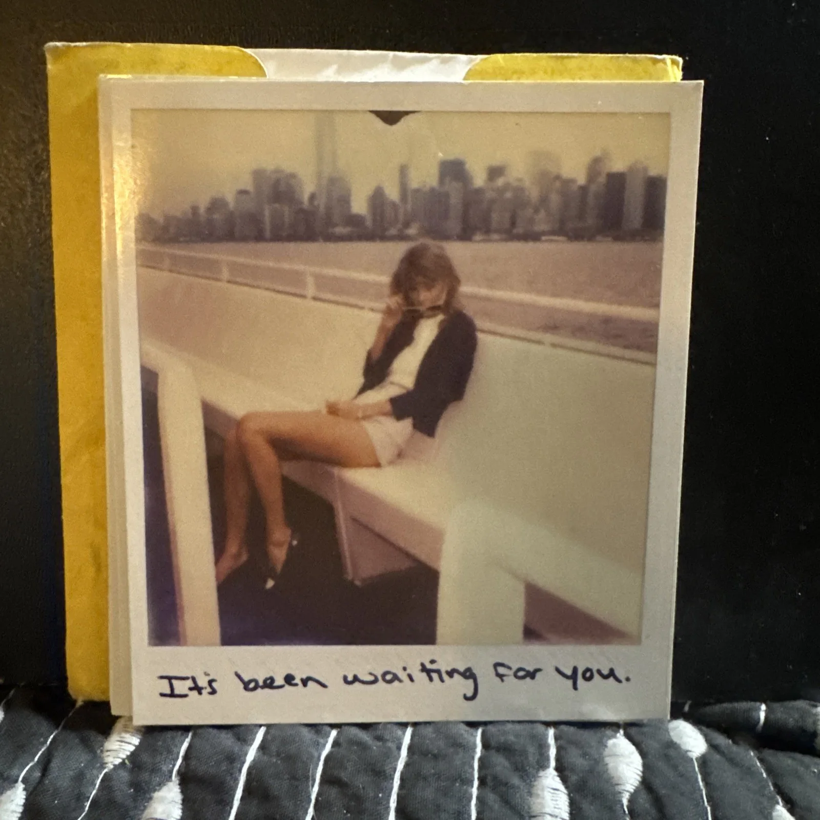 HUGE VINTAGE Taylor Swift 1989 CD with Collectible Photos And Details., изображение 2