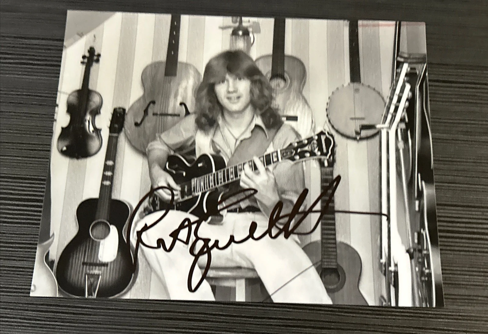 RIK EMMETT CANADIAN VOCALIST OF TRIUMPH SIGNED AUTOGRAPHED 8x10 PHOTO W/ PROOF C, изображение 2