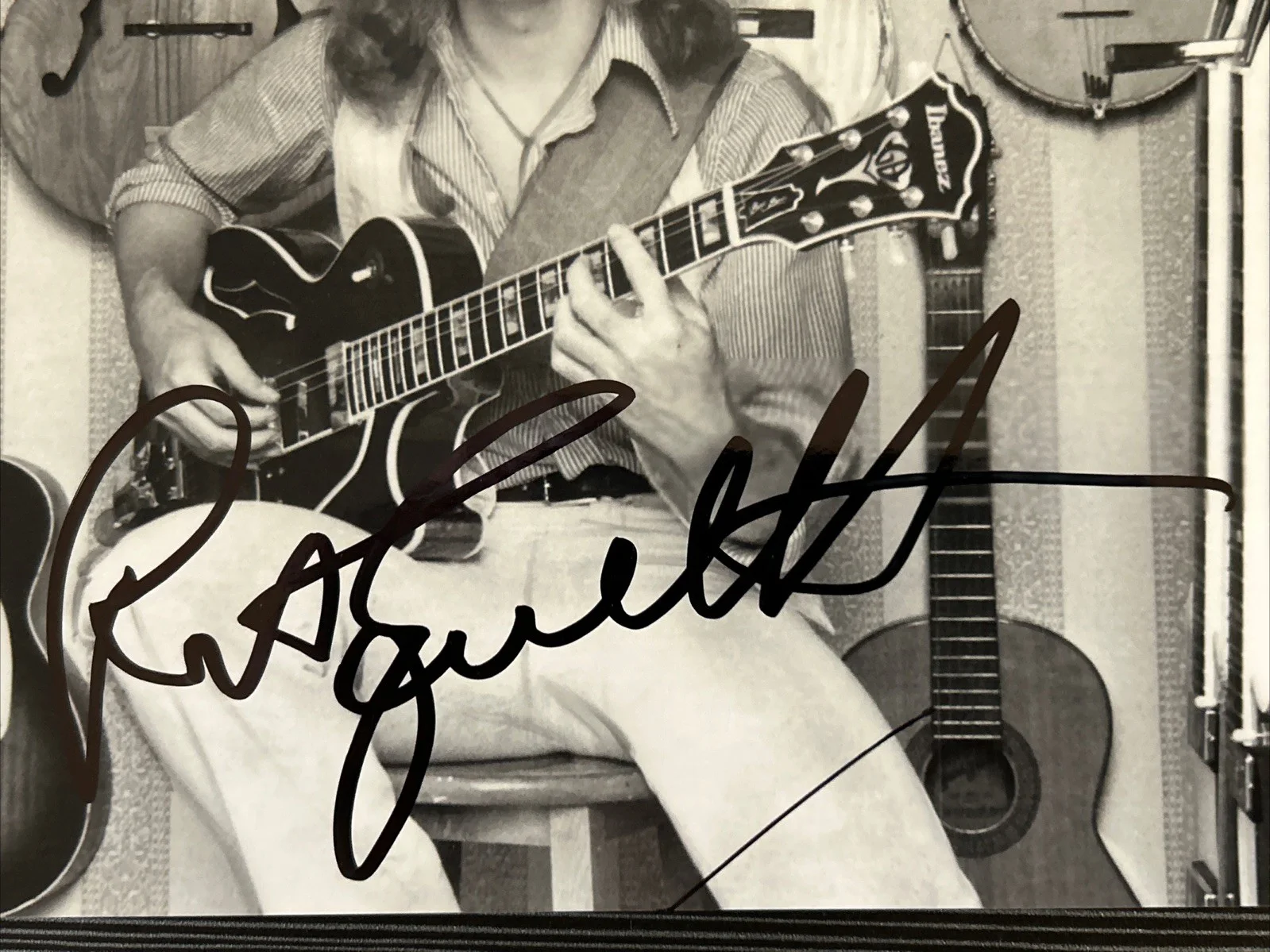 RIK EMMETT CANADIAN VOCALIST OF TRIUMPH SIGNED AUTOGRAPHED 8x10 PHOTO W/ PROOF C, изображение 3