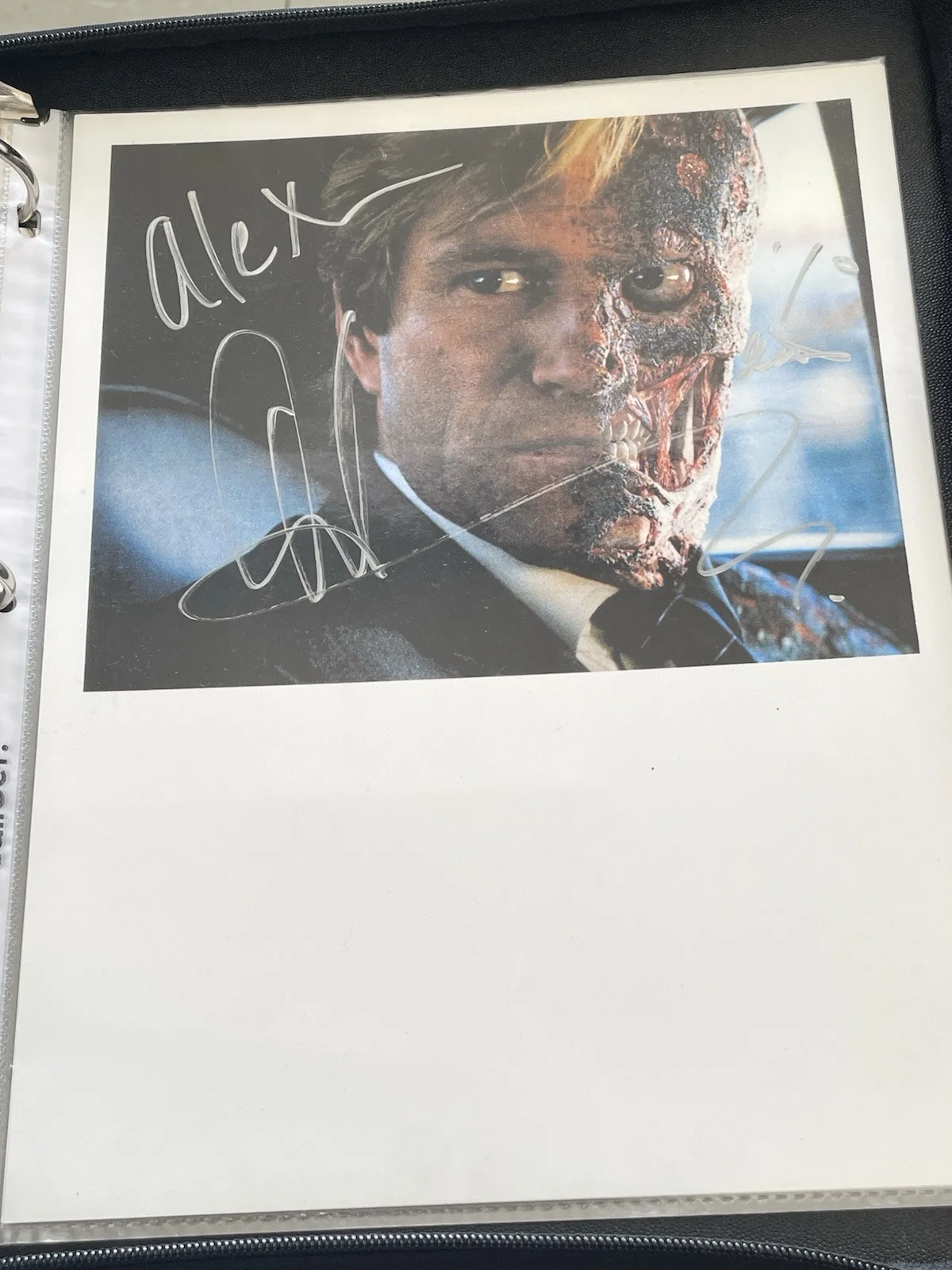 Aaron Eckhart — Aaron Eckhart Autograph Two Face Batman Signed Color 8x10 Glossy Photo Actor