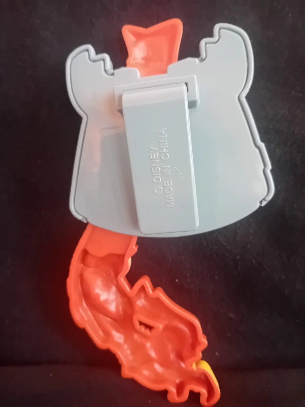 Disneys Robin Hood 1992 Burger King Toy, Clip on Swinging Robin and Marion, изображение 3