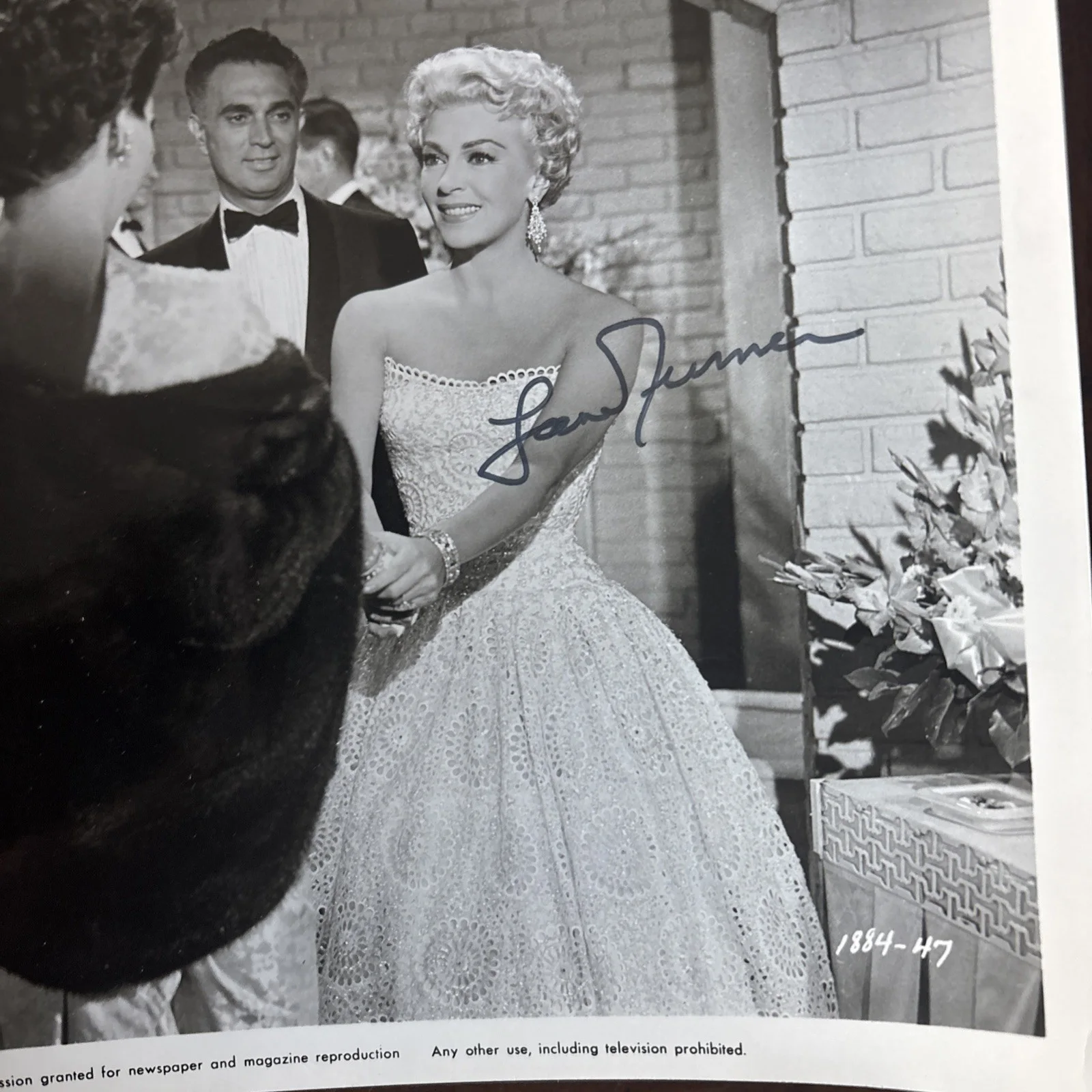 LANA TURNER — LANA TURNER signed autographed 8x10 - IMITATION OF LIFE, TOPPER, изображение 2