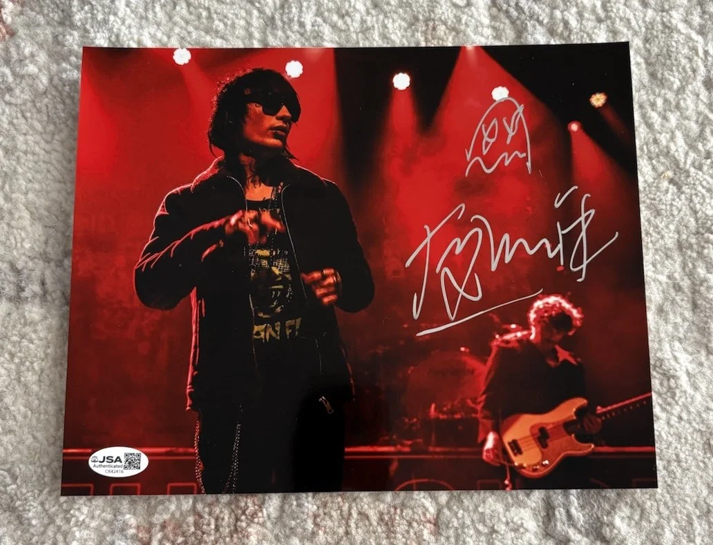 Johnnie Guilbert Signed Autographed 8x10 Photo Emo Punk Singer YouTube JSA COA, изображение 2