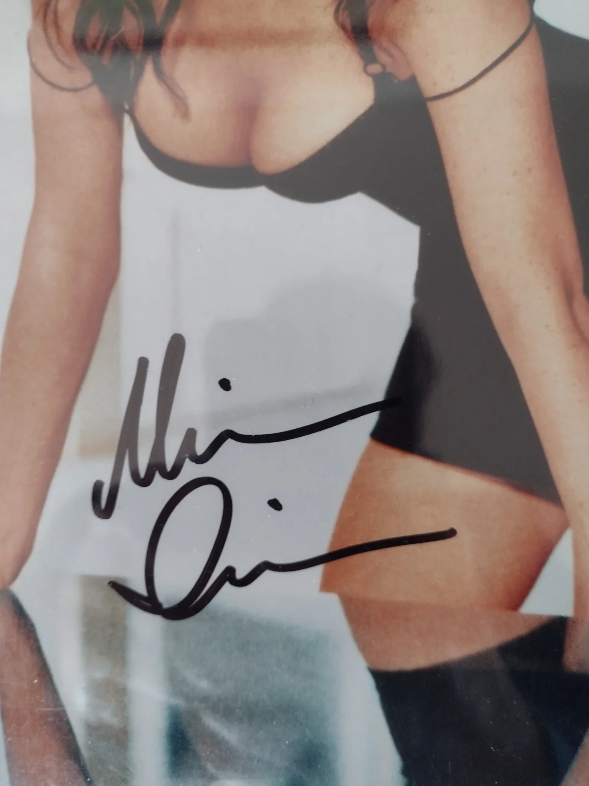 Minnie Driver Autographed 8 x 10 Photograph with COA Good Will Hunting, image 2