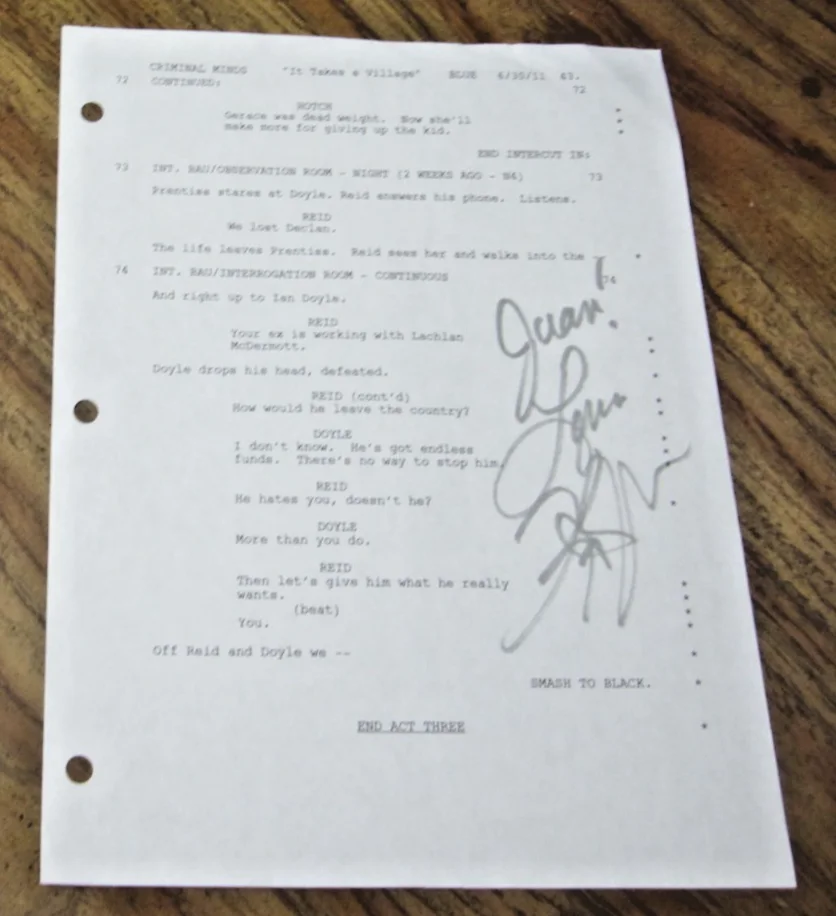 Kirsten Vangsness — Kirsten Vangsness Signed 8.5X11 Script Page "Criminal Minds" Penelope Garcia