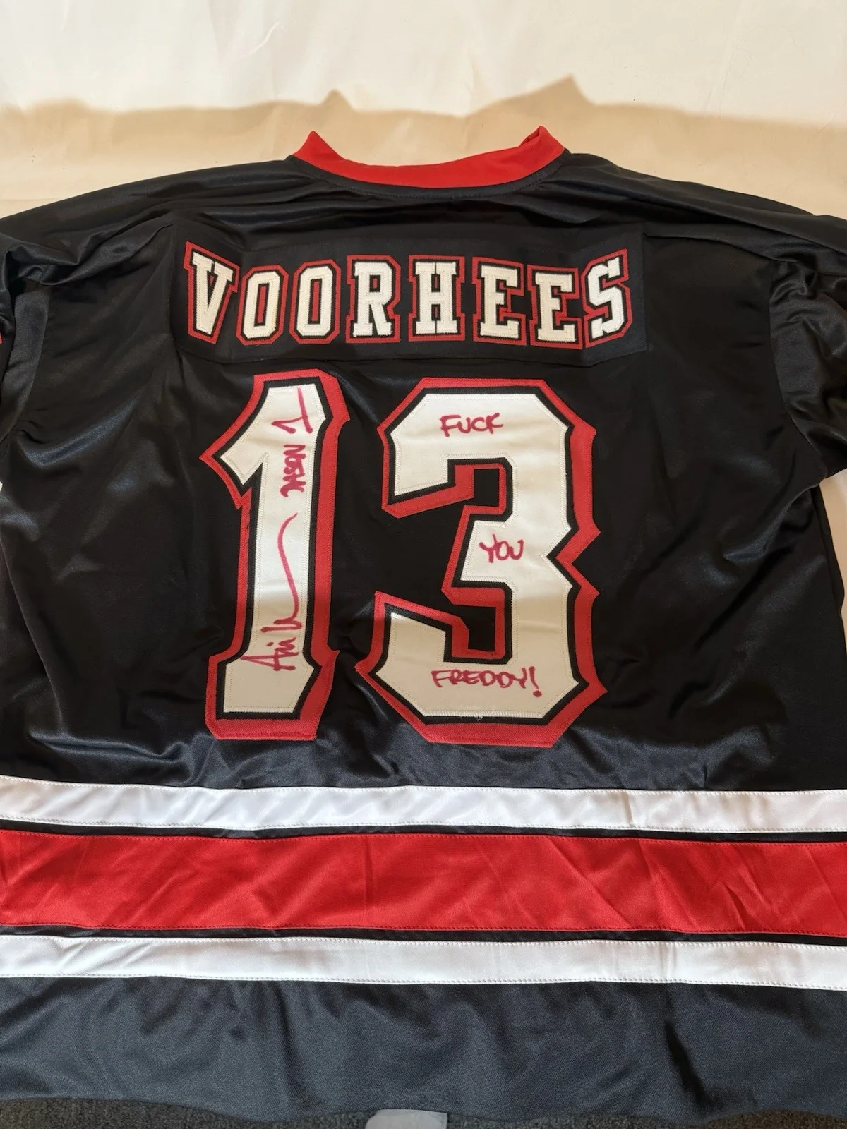 KANE HODDER, CJ GRAHAM, ARI LEHMAN SIGNED FRIDAY THE 13TH HOCKEY JERSEY *no COA*, изображение 2