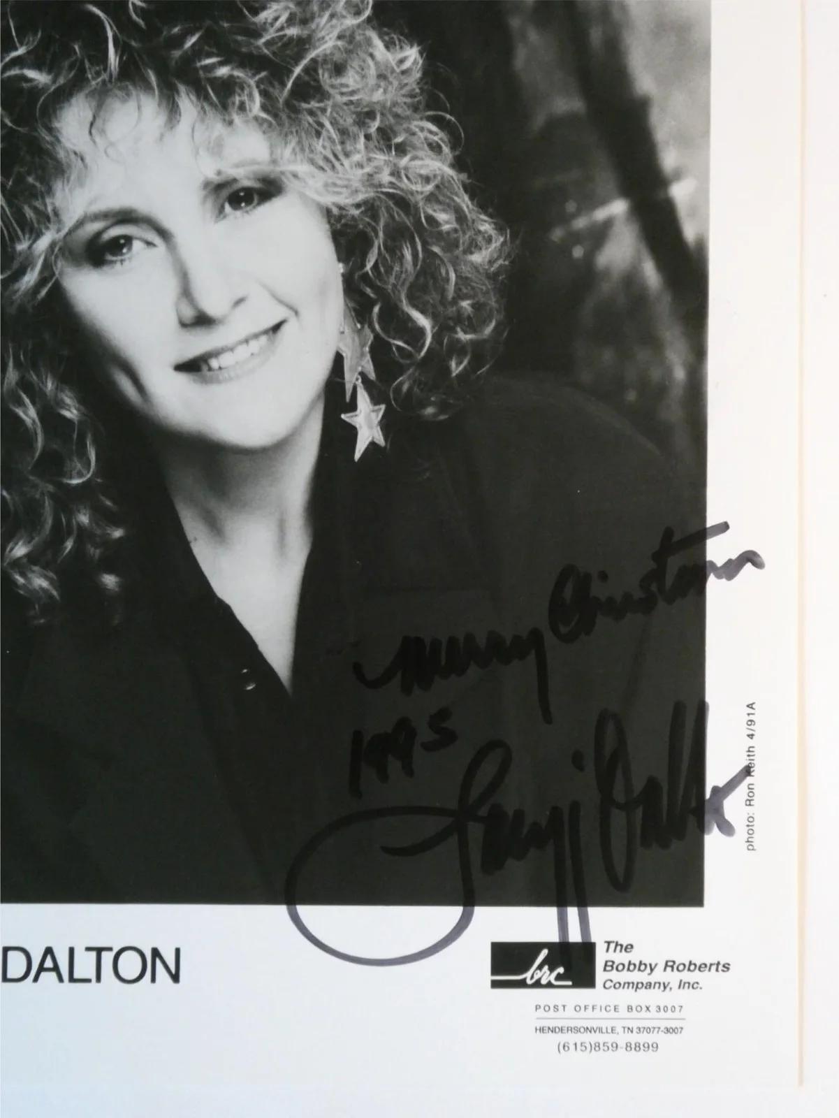 Lacy J Dalton Signed B&W 8x10 Photo Autographed, изображение 2