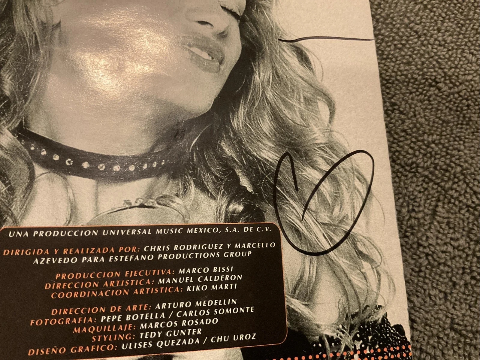 PAULINA RUBIO LA CHICA DORADA AUTOGRAPHED SIGNED CD BOOKLET NO COA OR CD, изображение 3